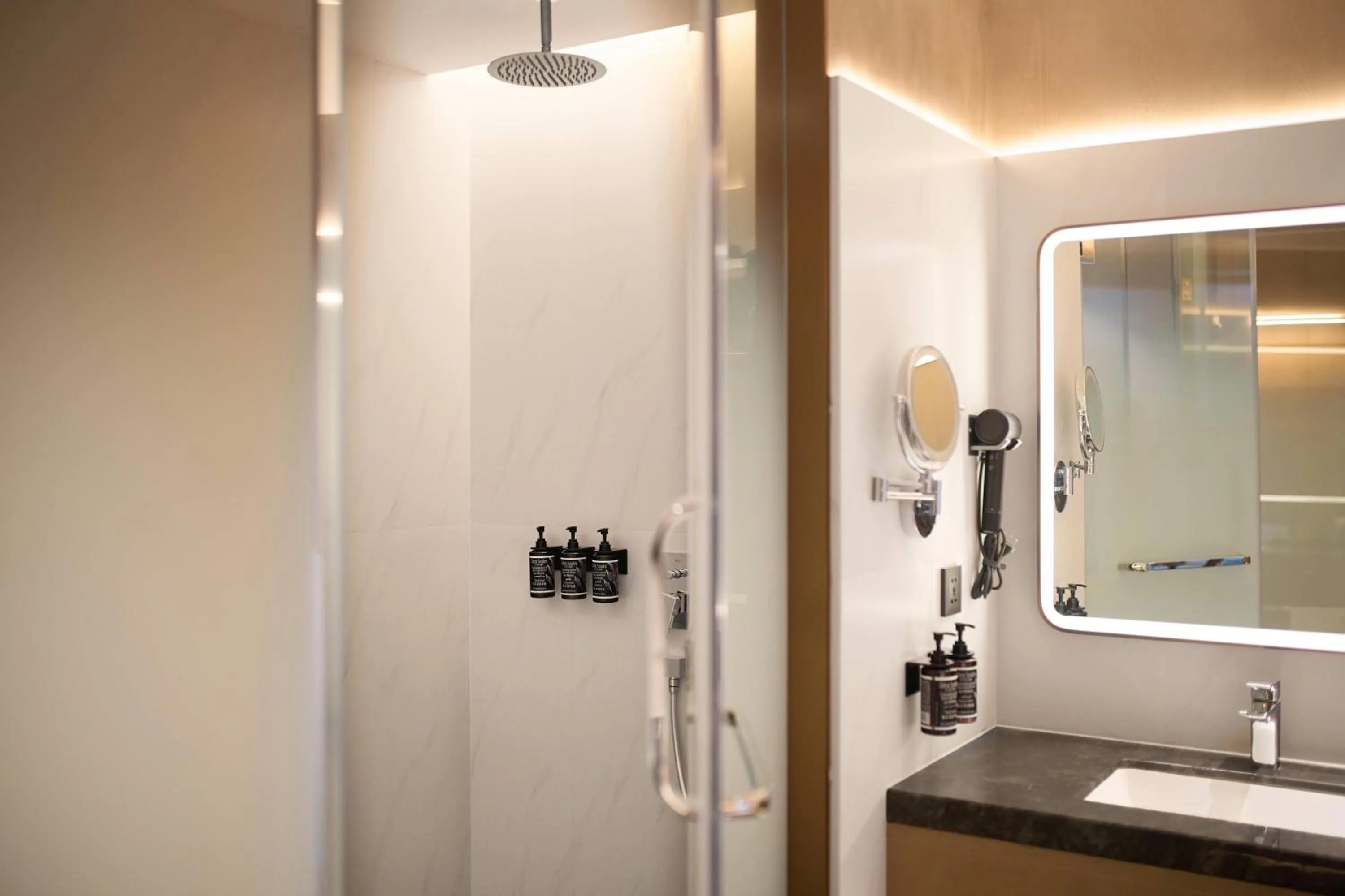 Bathroom in Wyndham Garden Shanghai Songjiang