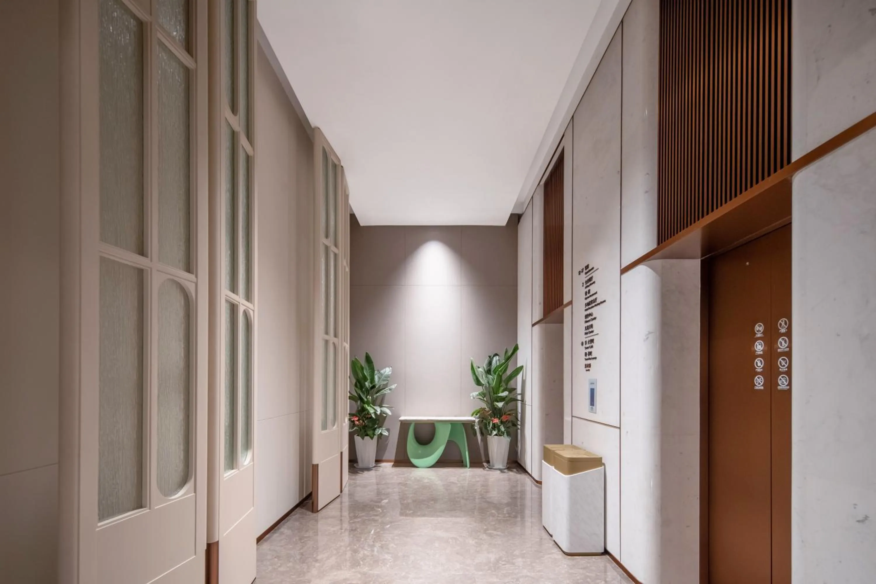 elevator in Wyndham Garden Shanghai Songjiang