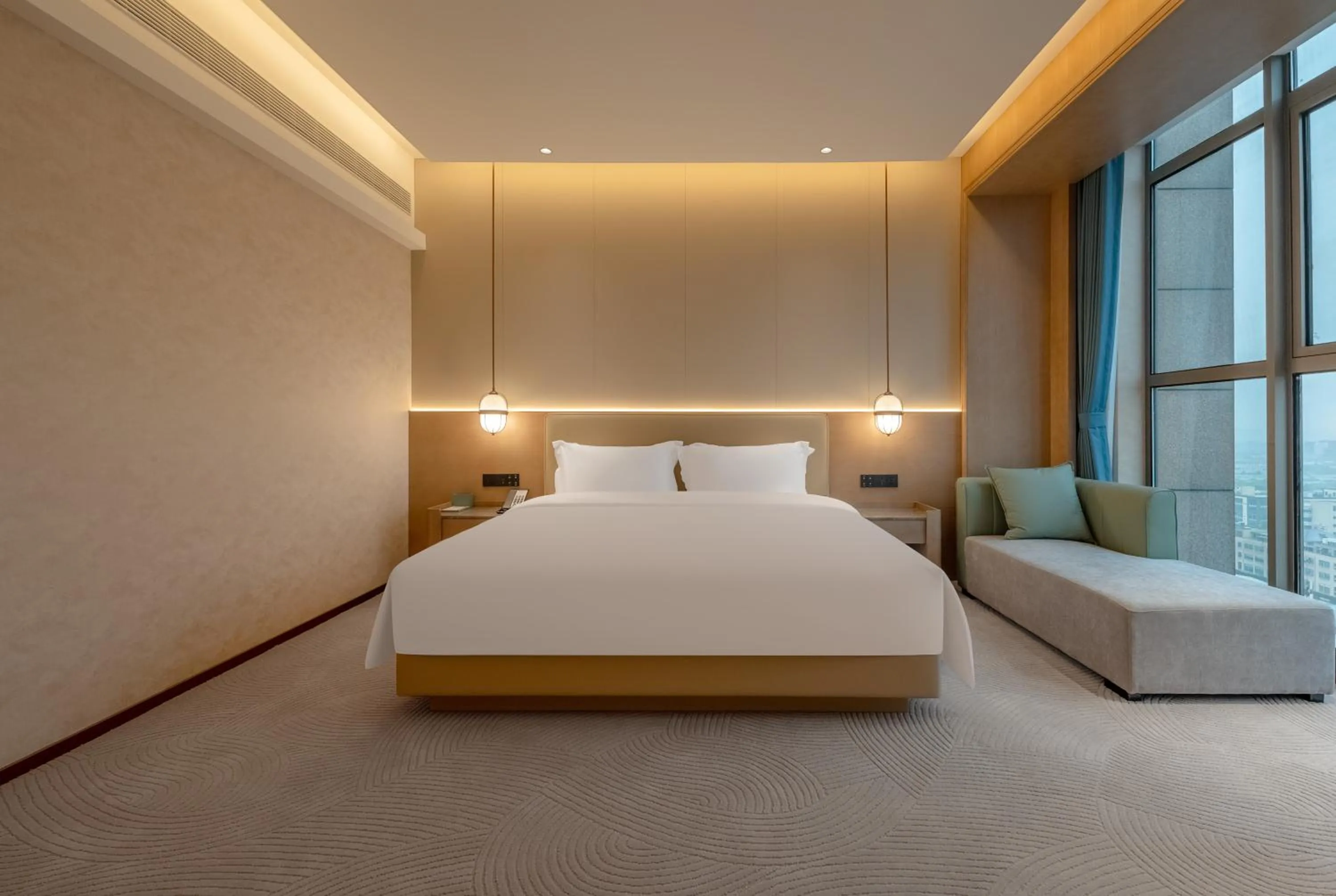 Bedroom, Bed in Wyndham Garden Shanghai Songjiang