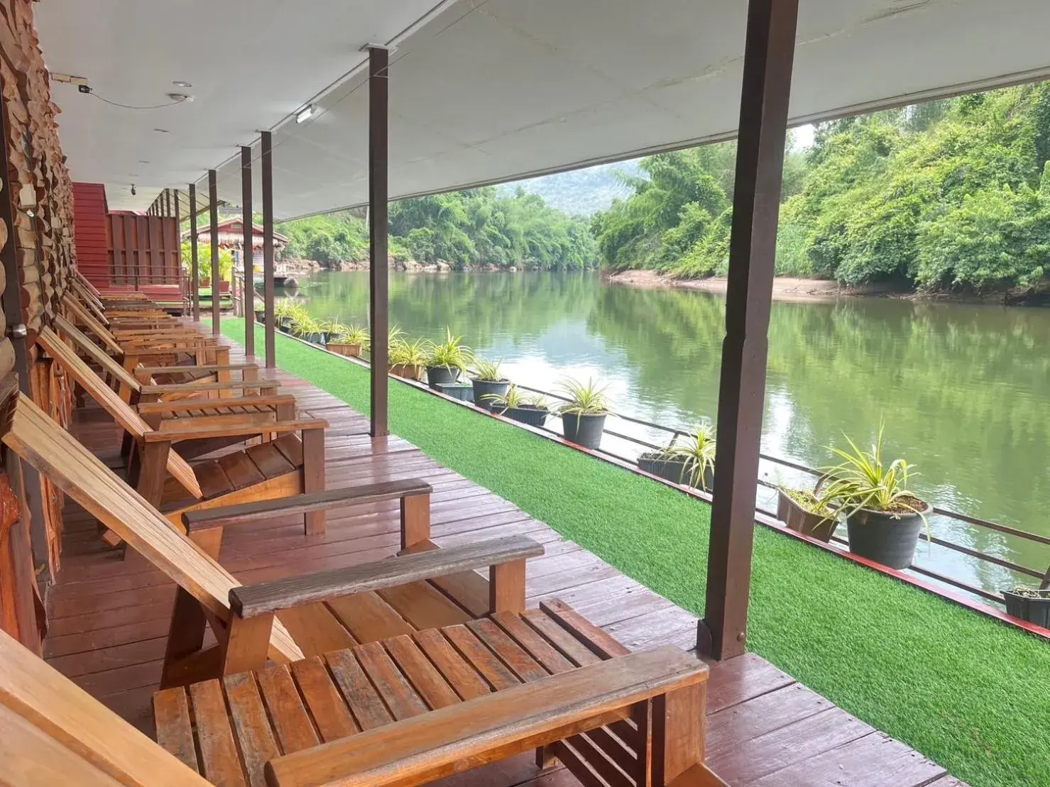 Standard Double or Twin Room on Raft in Star Hill River Kwai Resort Standard Double or Twin Room on Raft in Star Hill River Kwai Resort