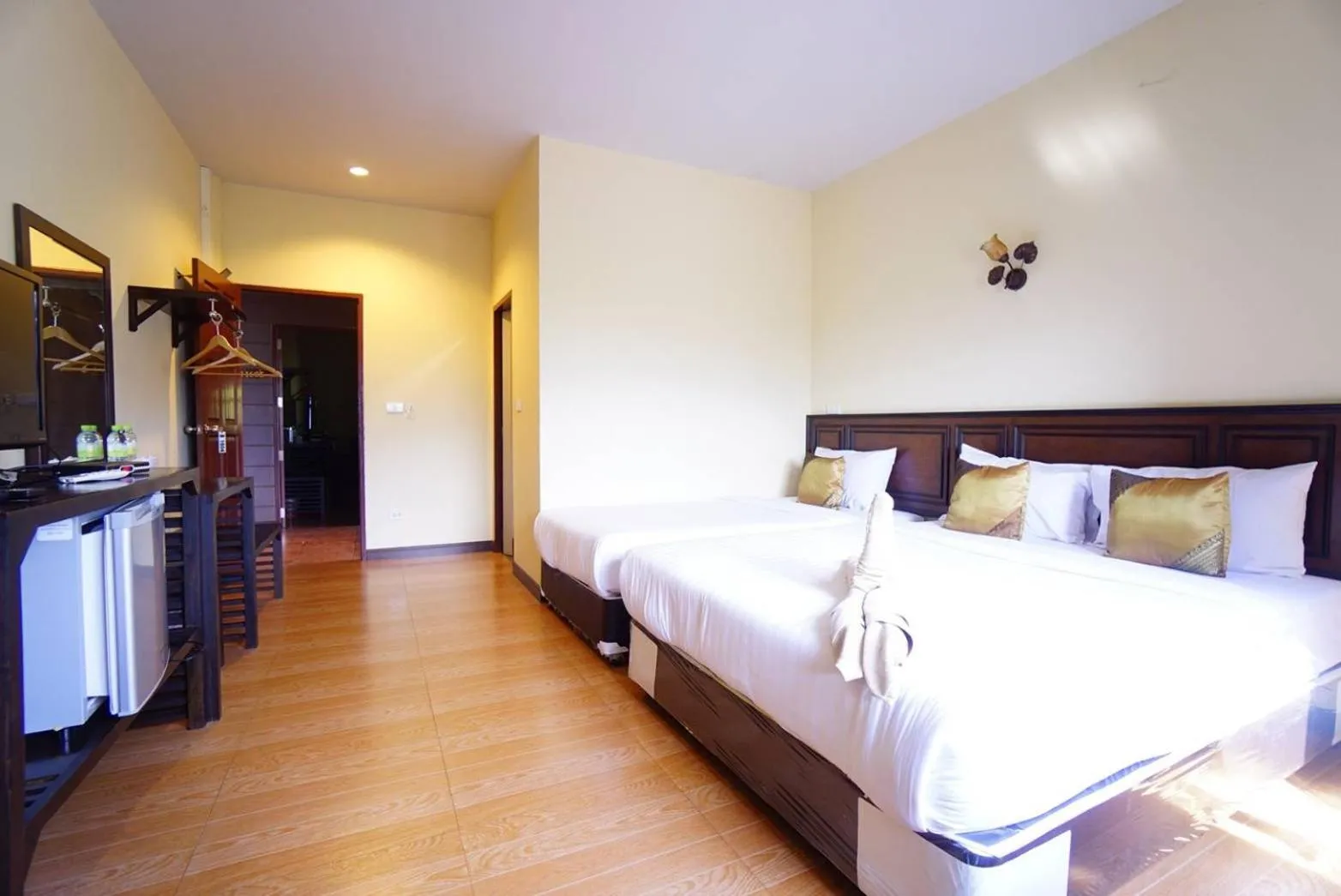 Staff, Bed in Star Hill River Kwai Resort