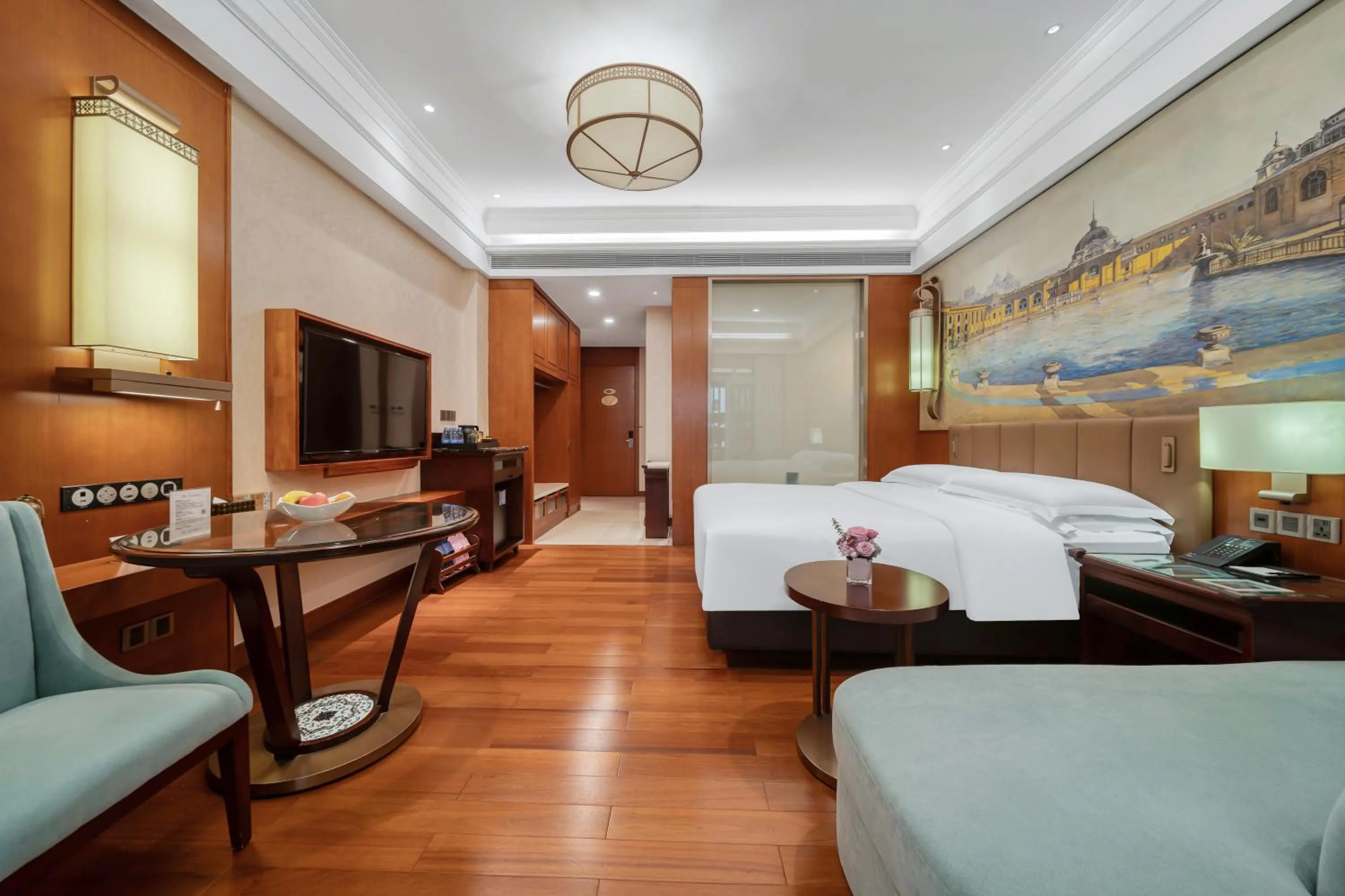 Photo of the whole room, Bed in Good View Hotel Tangxia - 15 mins drive from Dongguan South Railway Station