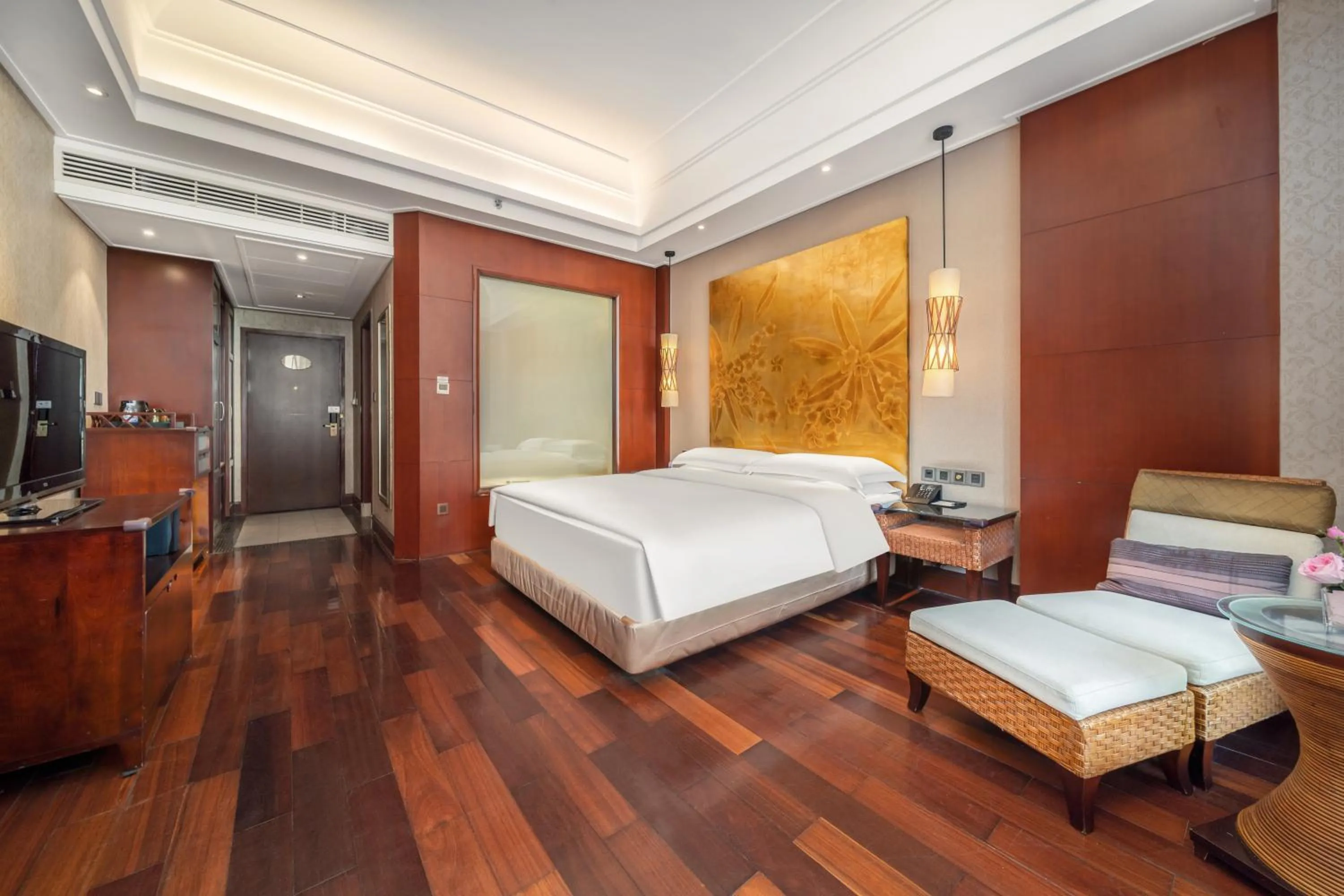 Photo of the whole room, Bed in Good View Hotel Tangxia - 15 mins drive from Dongguan South Railway Station