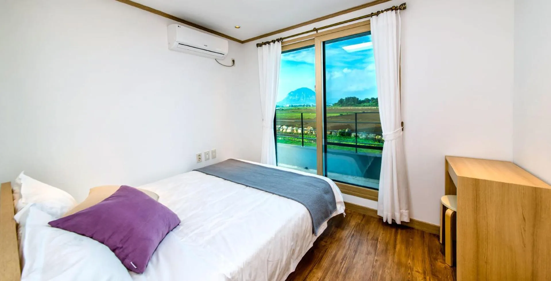 Bedroom, Bed in Boreum Pension