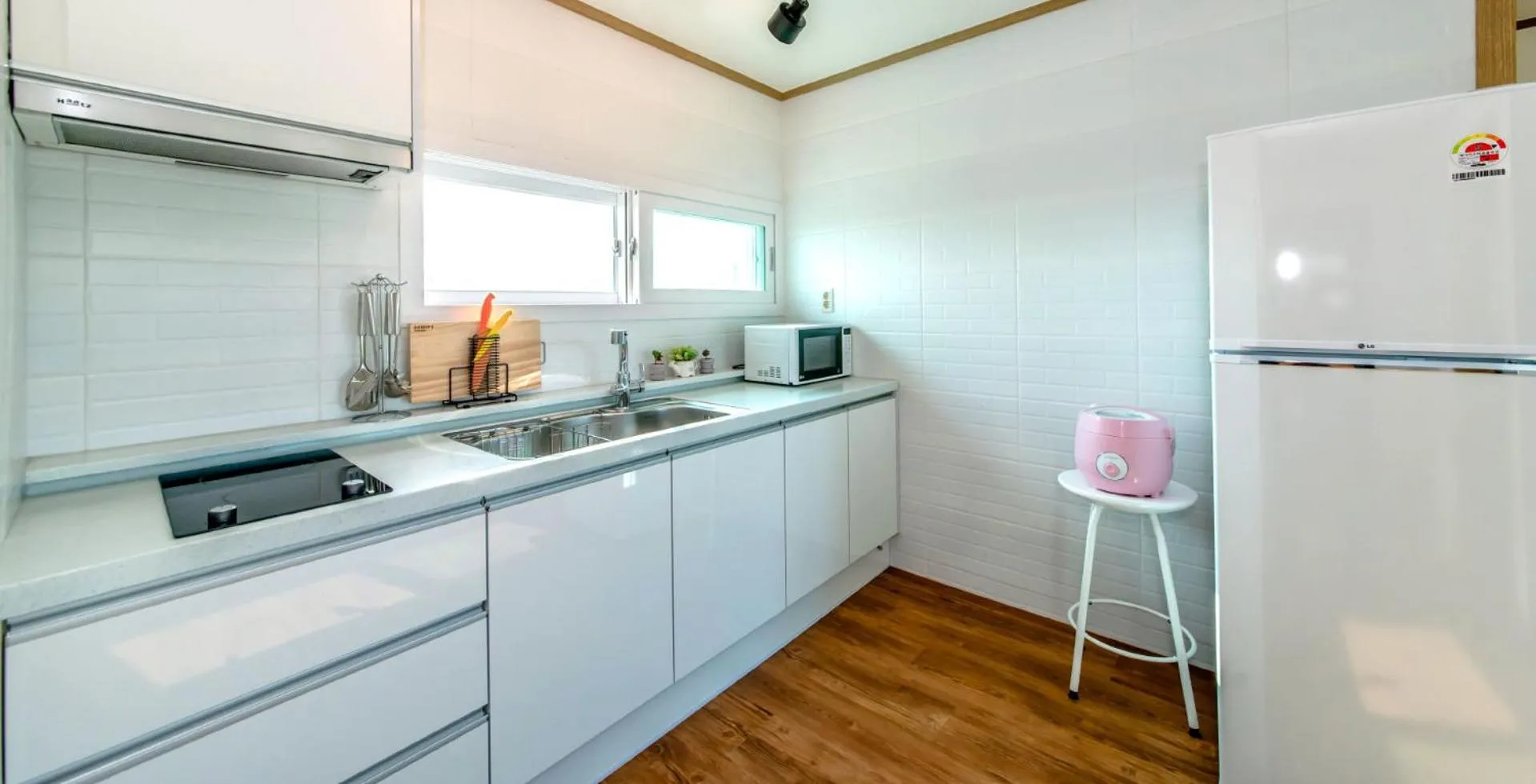 Kitchen or kitchenette in Boreum Pension