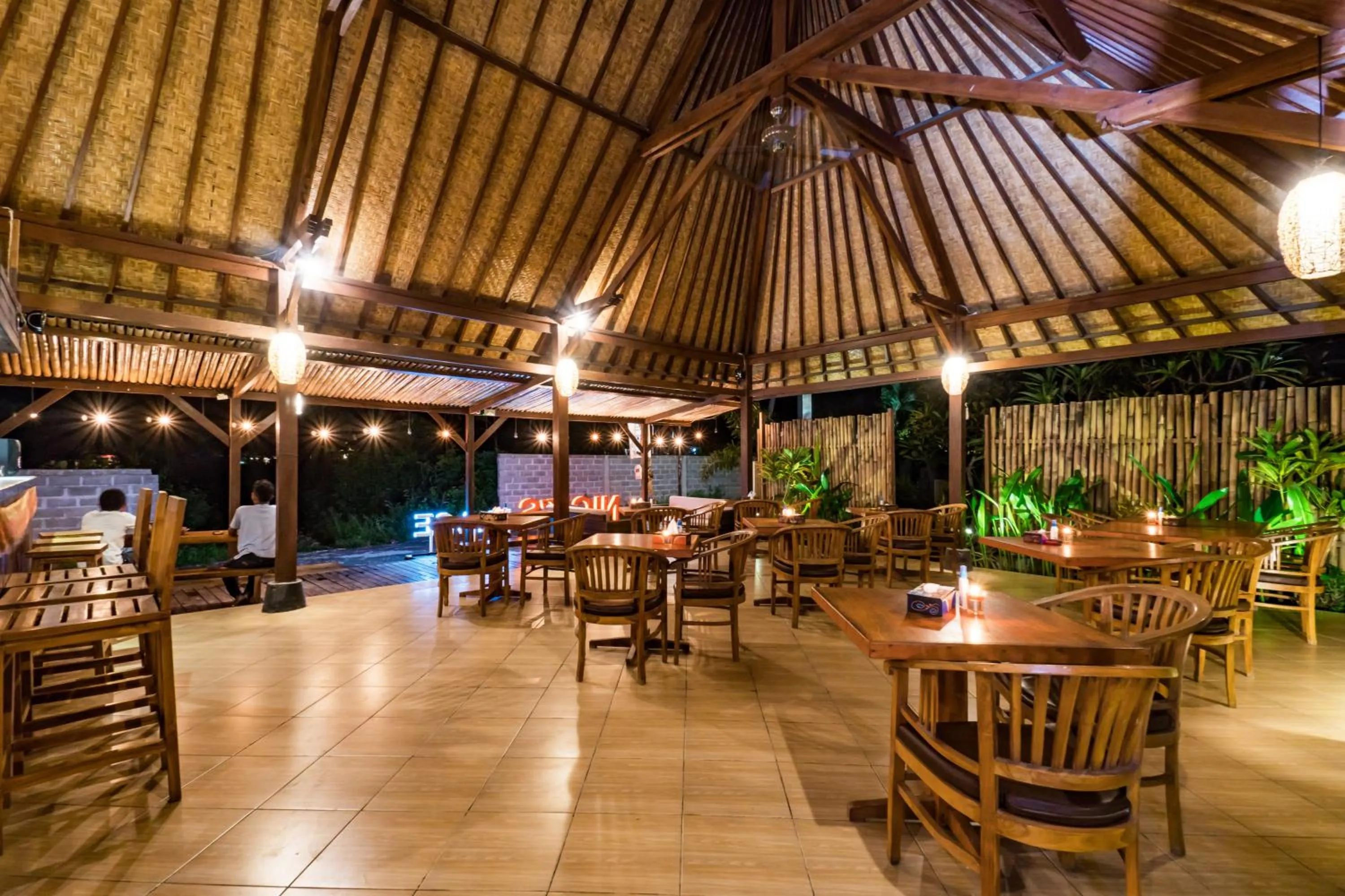 Restaurant/places to eat in The Cozy Villas Lembongan
