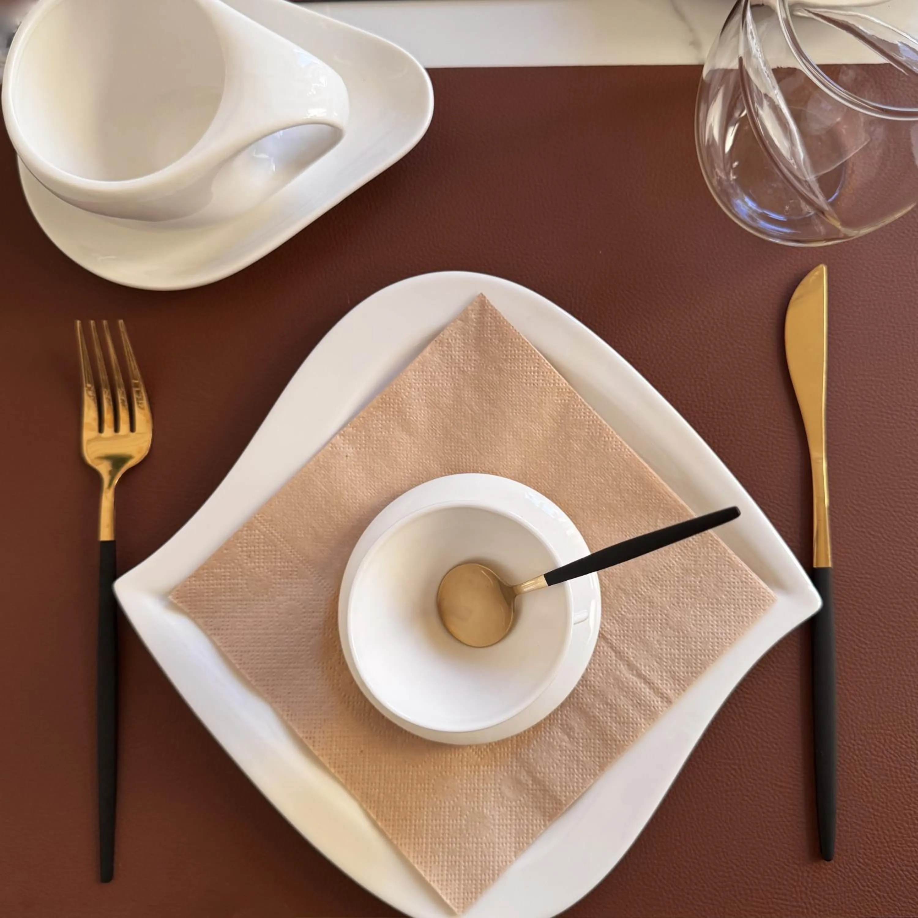 Breakfast in Bed and Chic art rooms