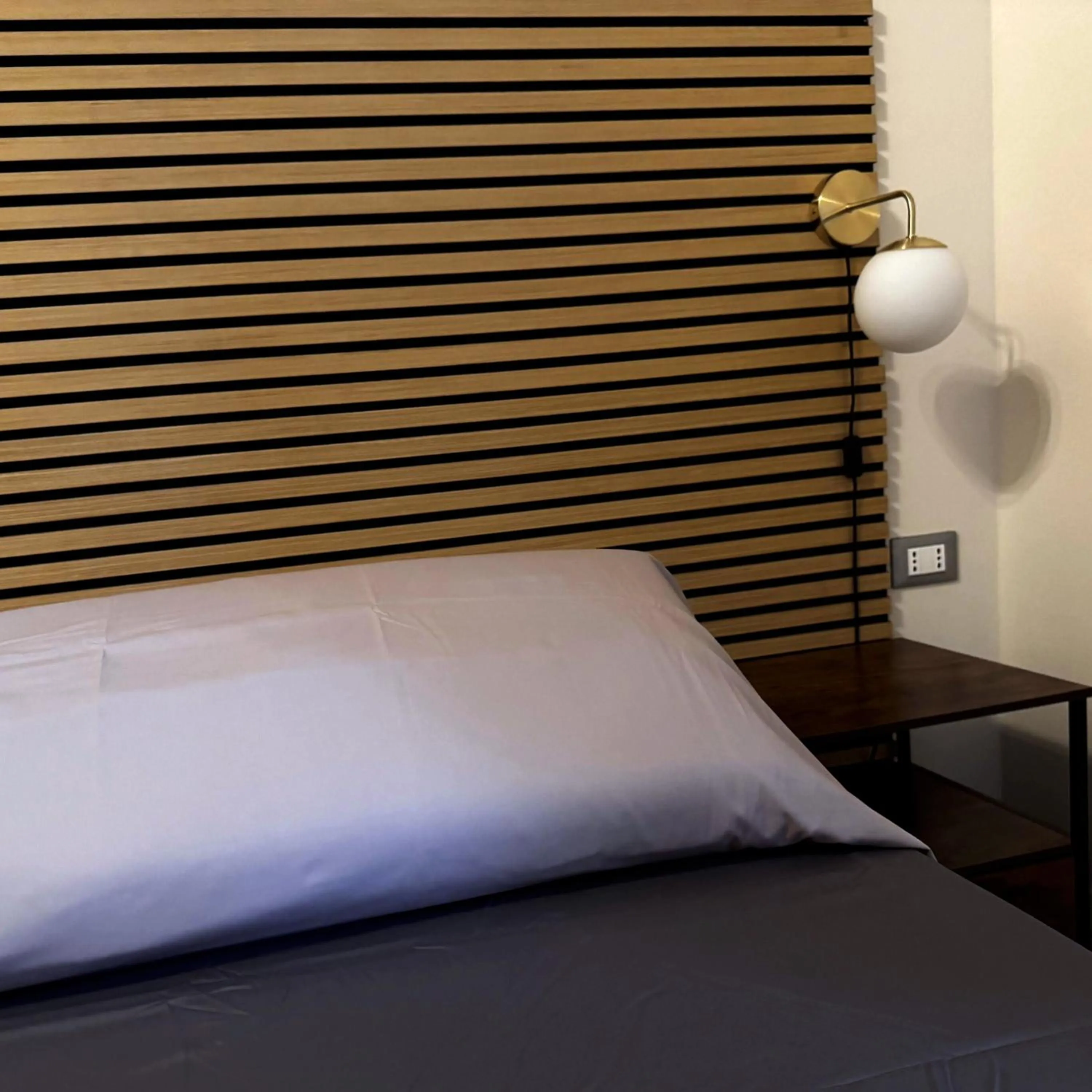 Bed in Bed and Chic art rooms