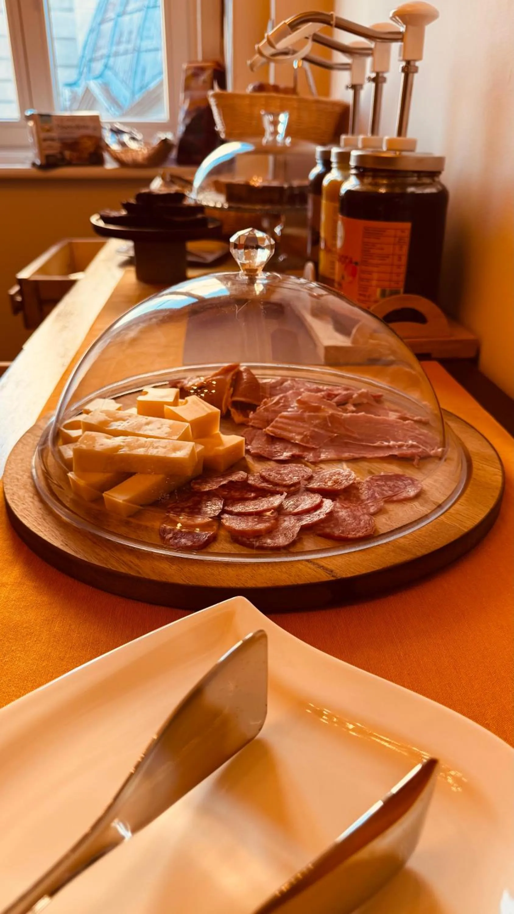 Food and drinks in Bed and Chic art rooms