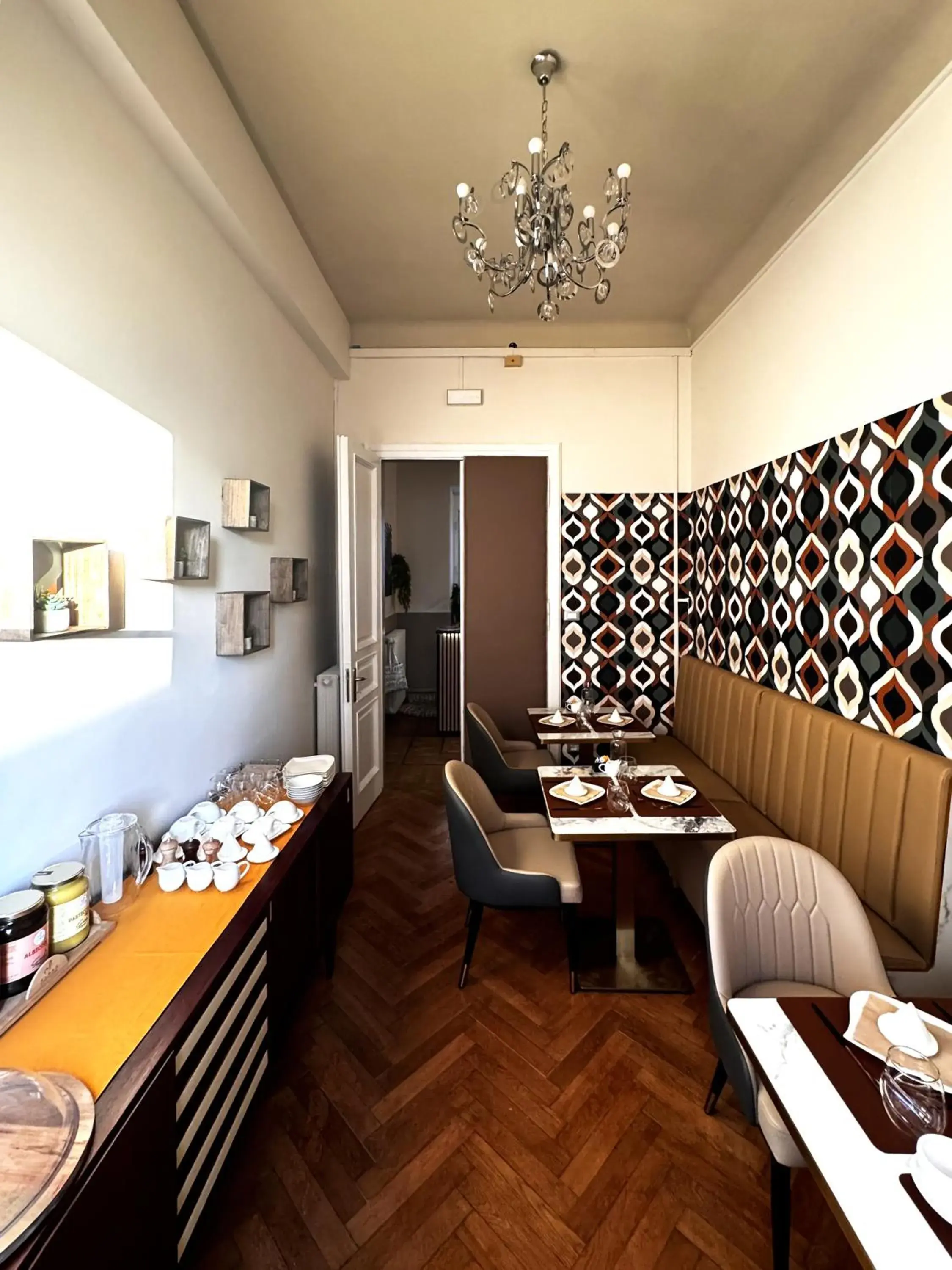 Bed and Chic art rooms Bed and Chic art rooms