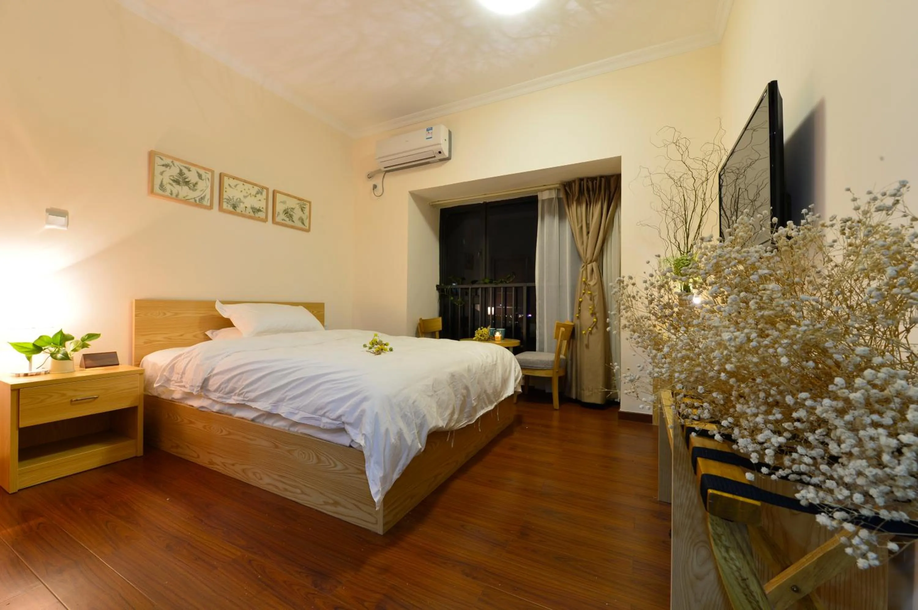 Photo of the whole room, Bed in Xizhengjia Apartment Hotel Pazhou Complex