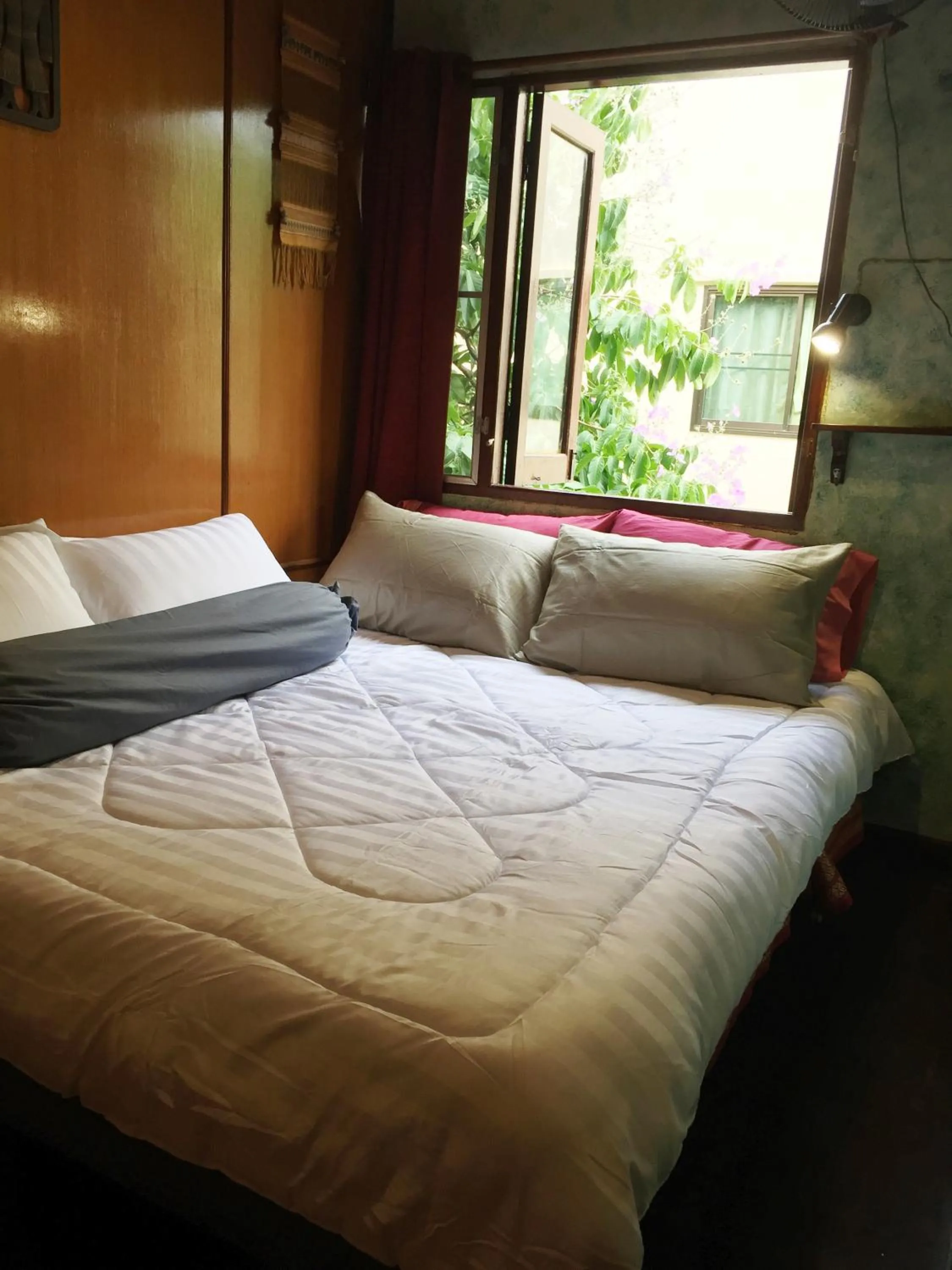 Bed in Shanti Lodge