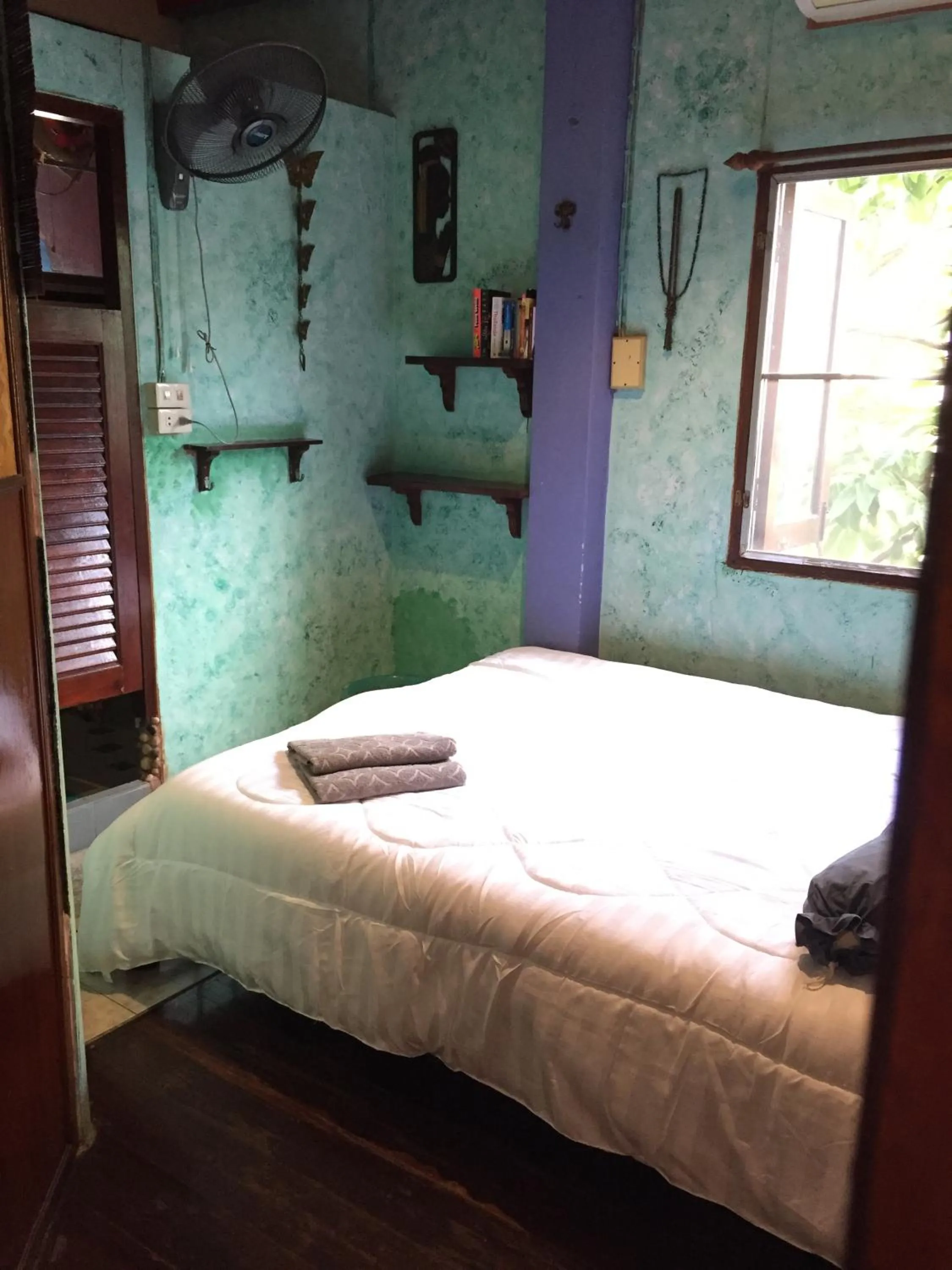 Bed in Shanti Lodge