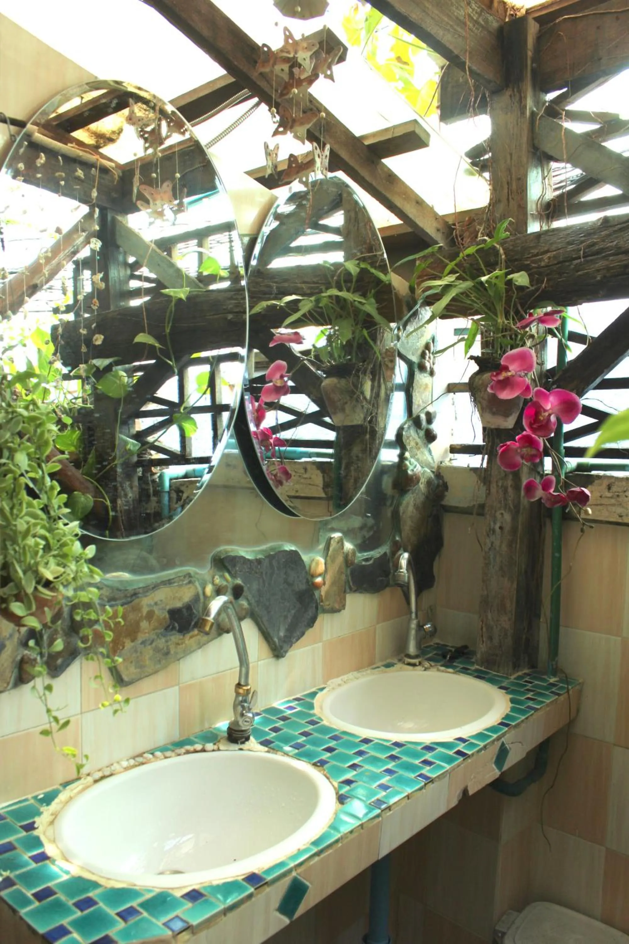 Bathroom in Shanti Lodge