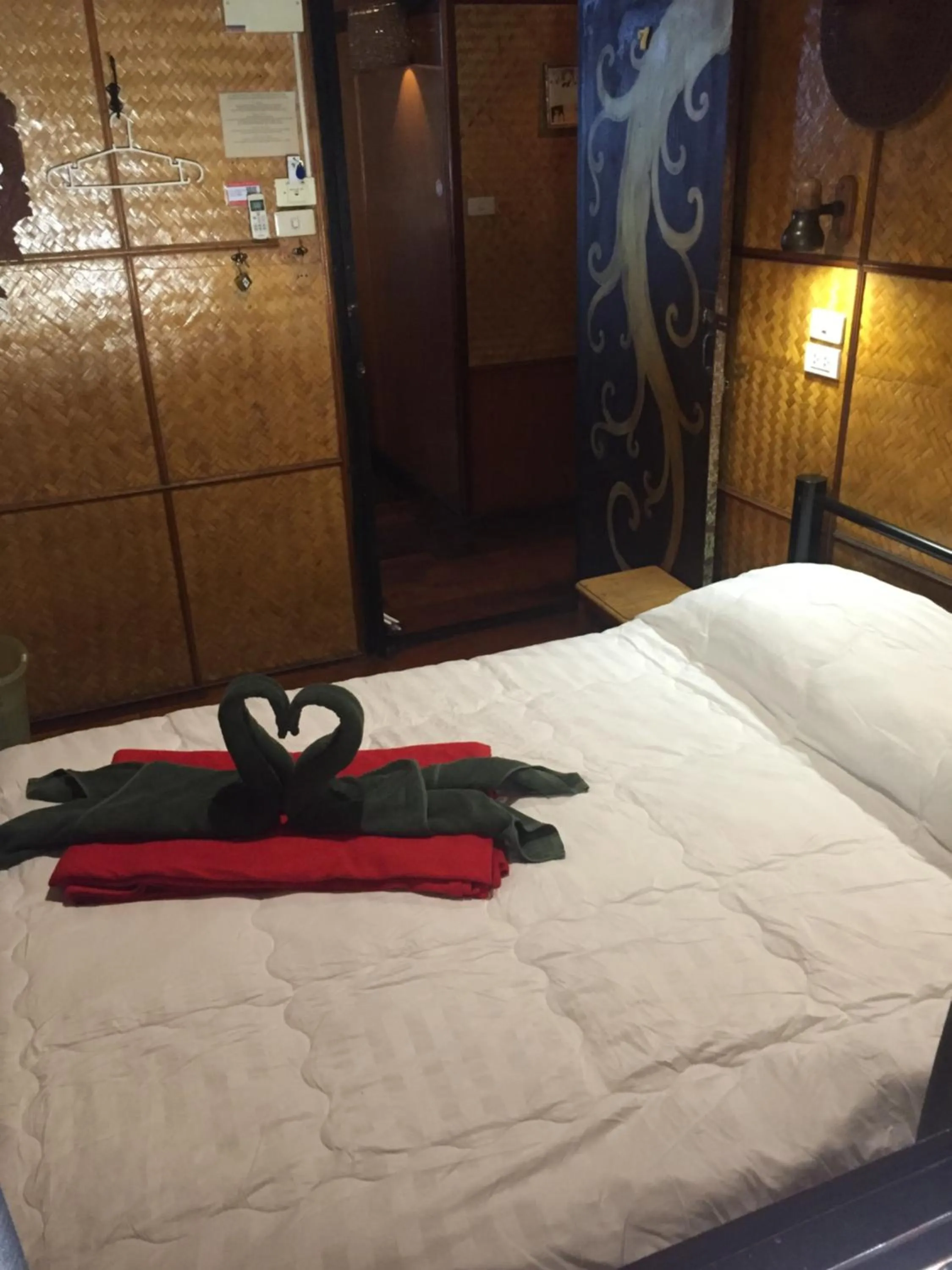 Bed in Shanti Lodge