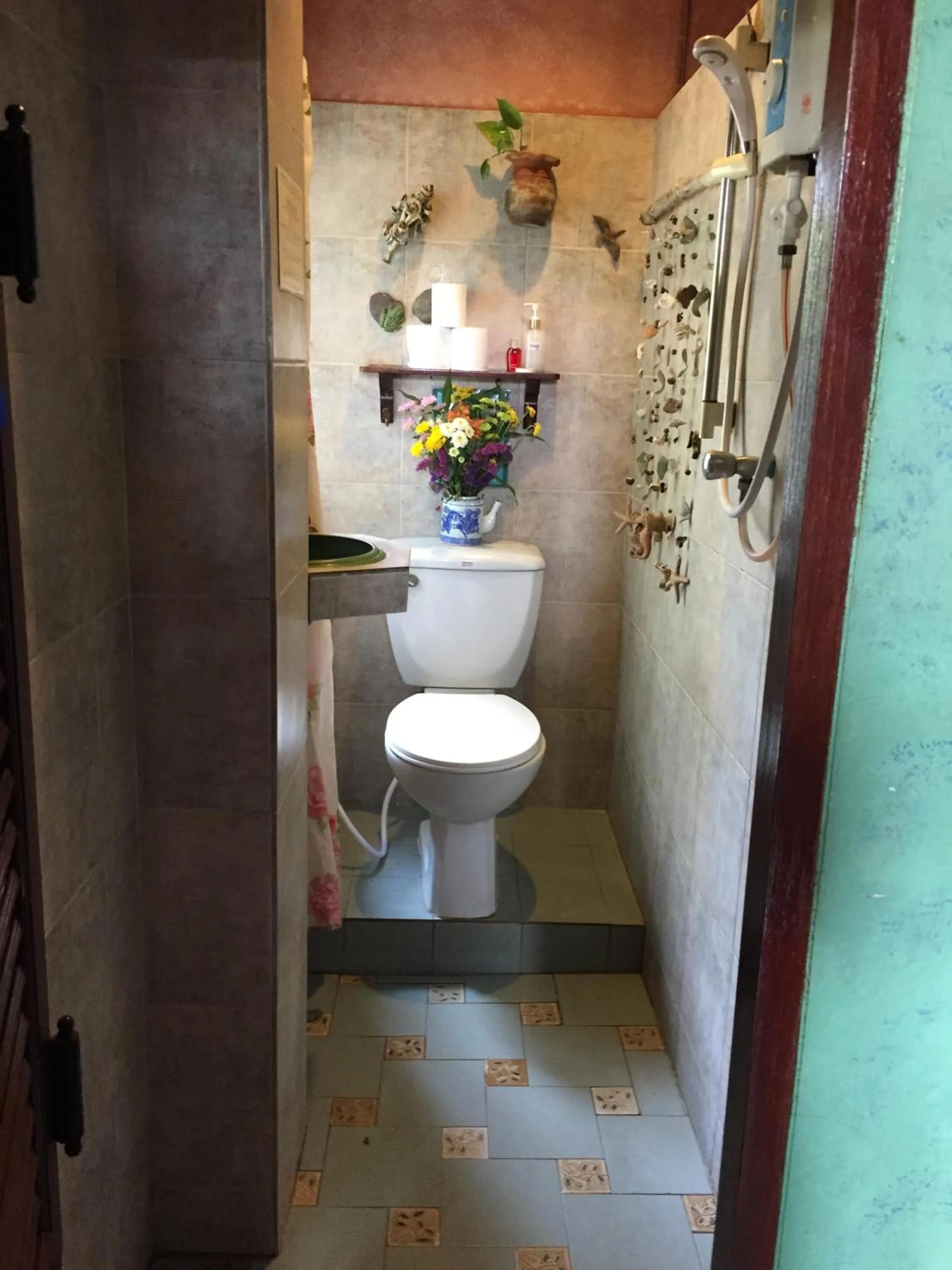 Bathroom in Shanti Lodge