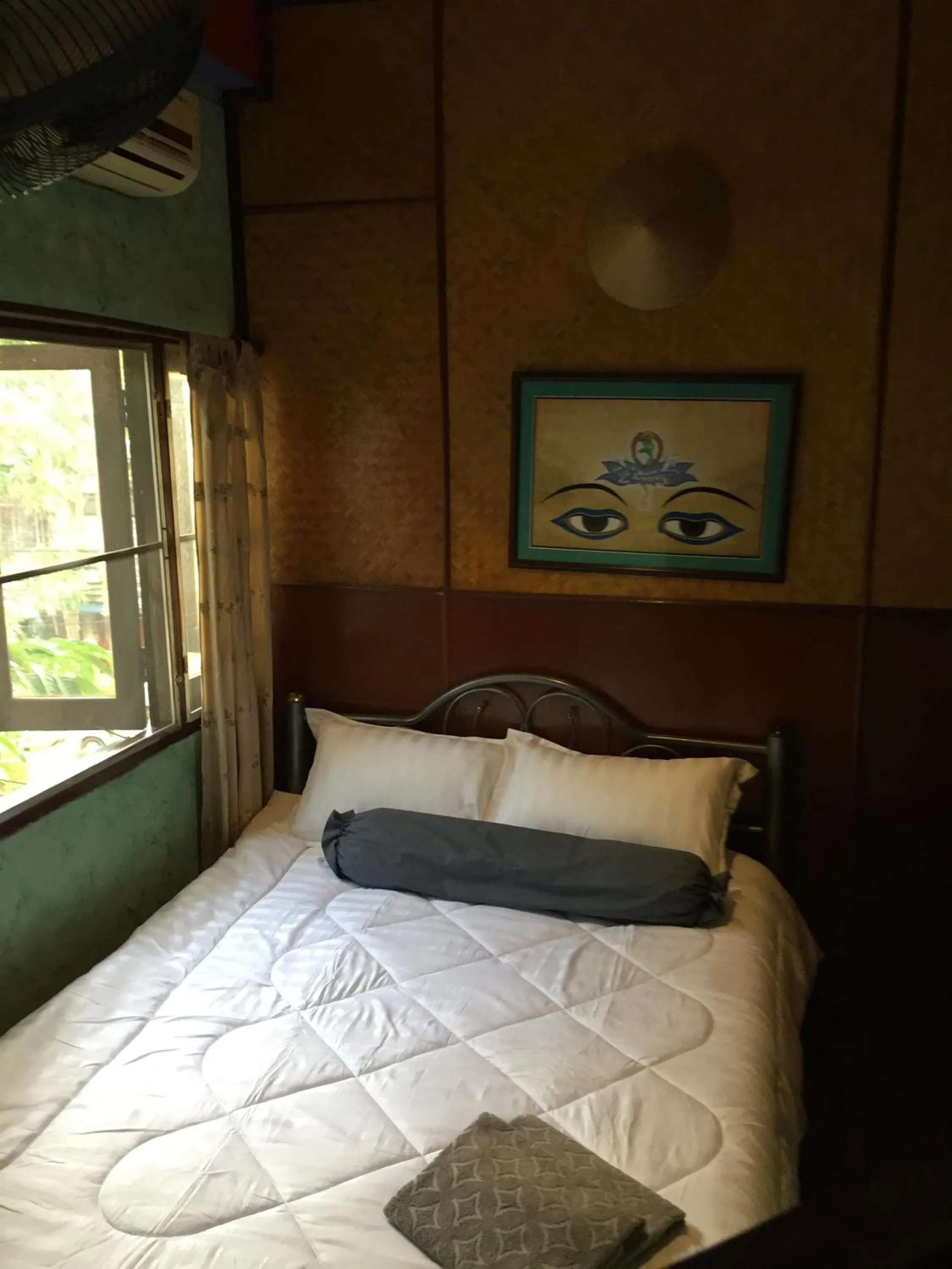 Bed in Shanti Lodge