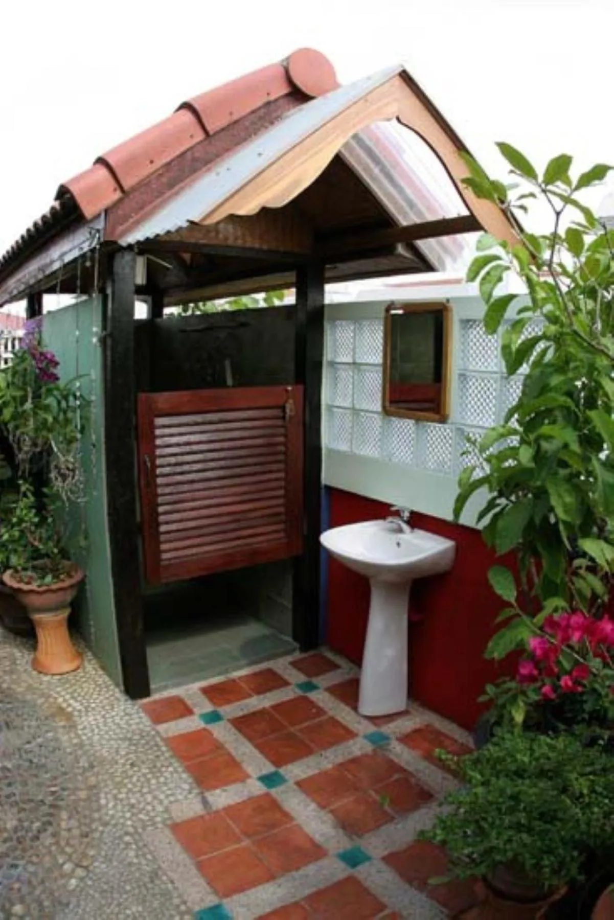 Bathroom in Shanti Lodge
