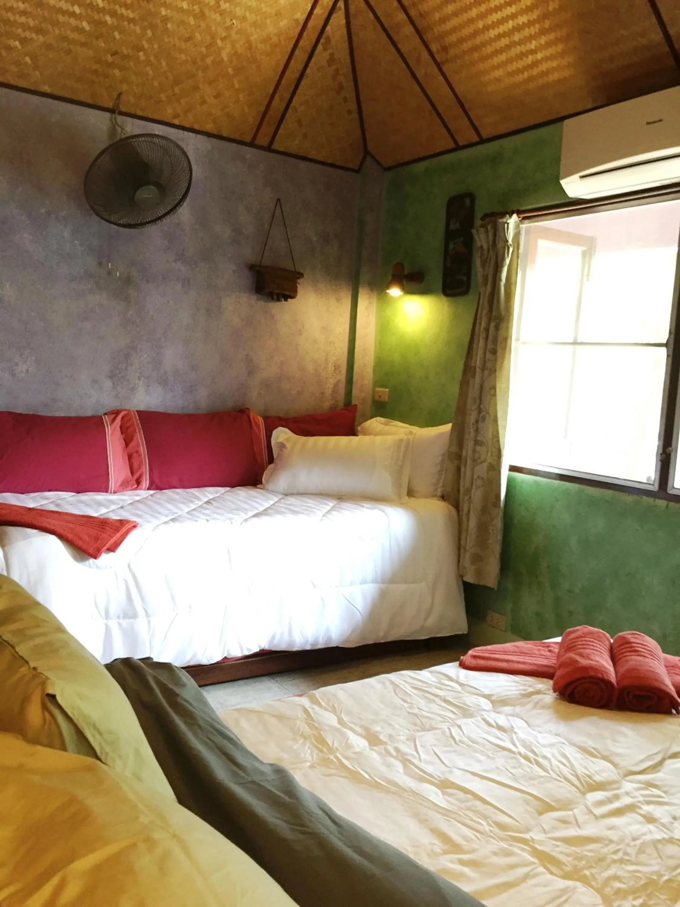Bed in Shanti Lodge
