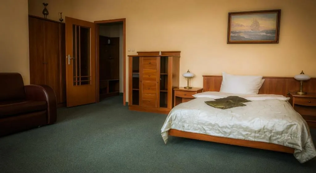 Photo of the whole room, Bed in Alabastro