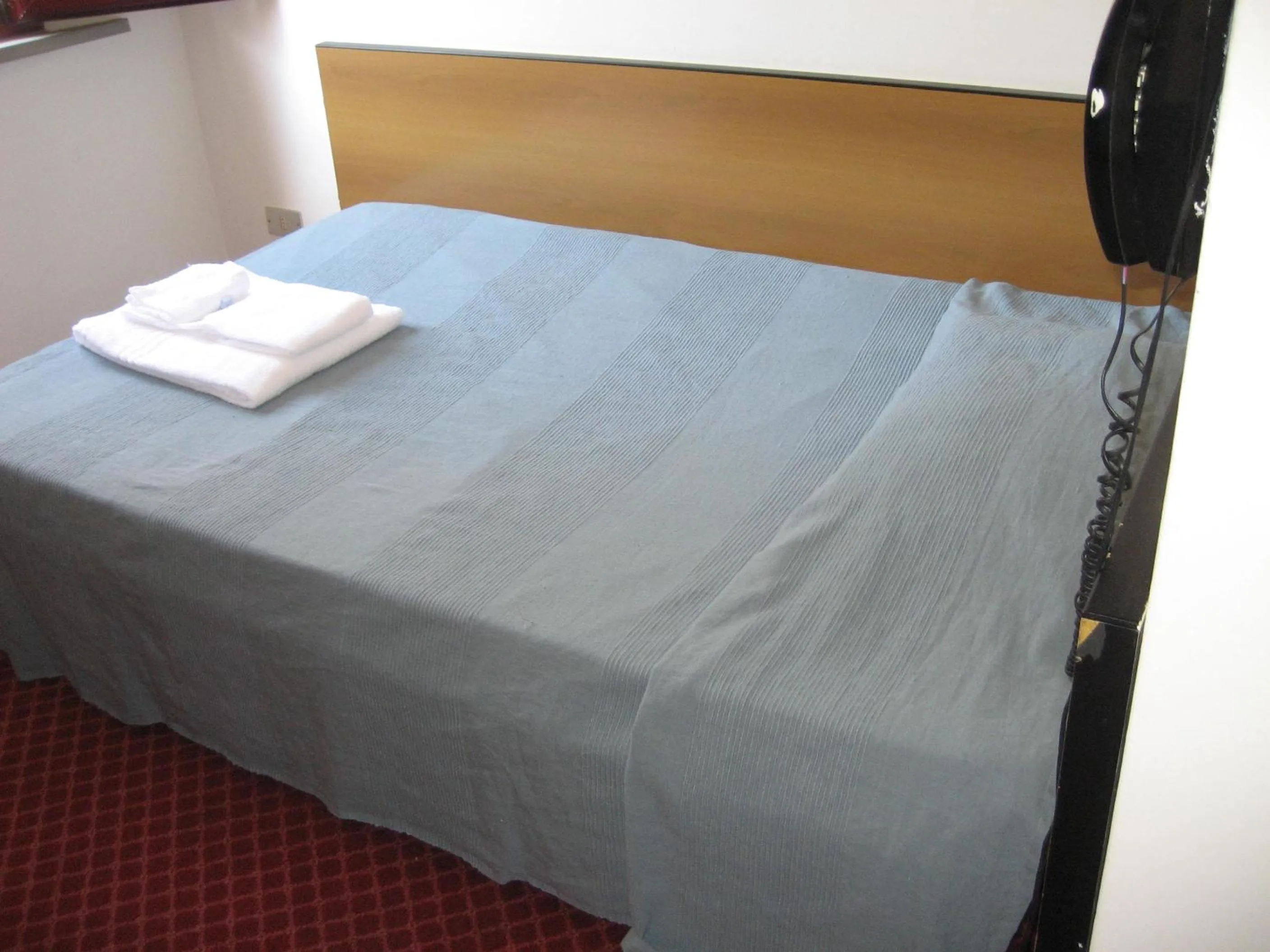 Bedroom in Hotel Niagara