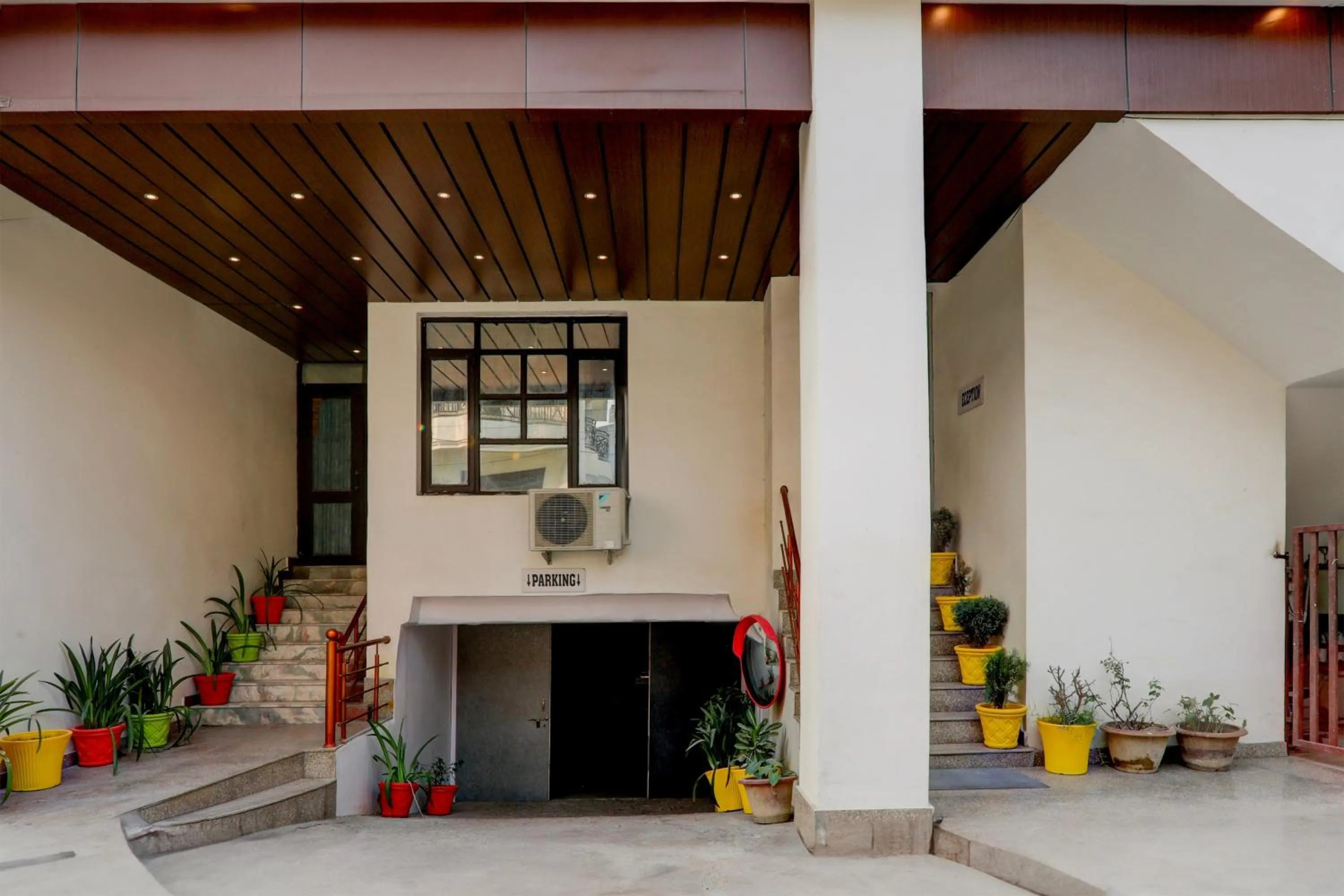 Facade/entrance in Super Hotel O Indira Nagar