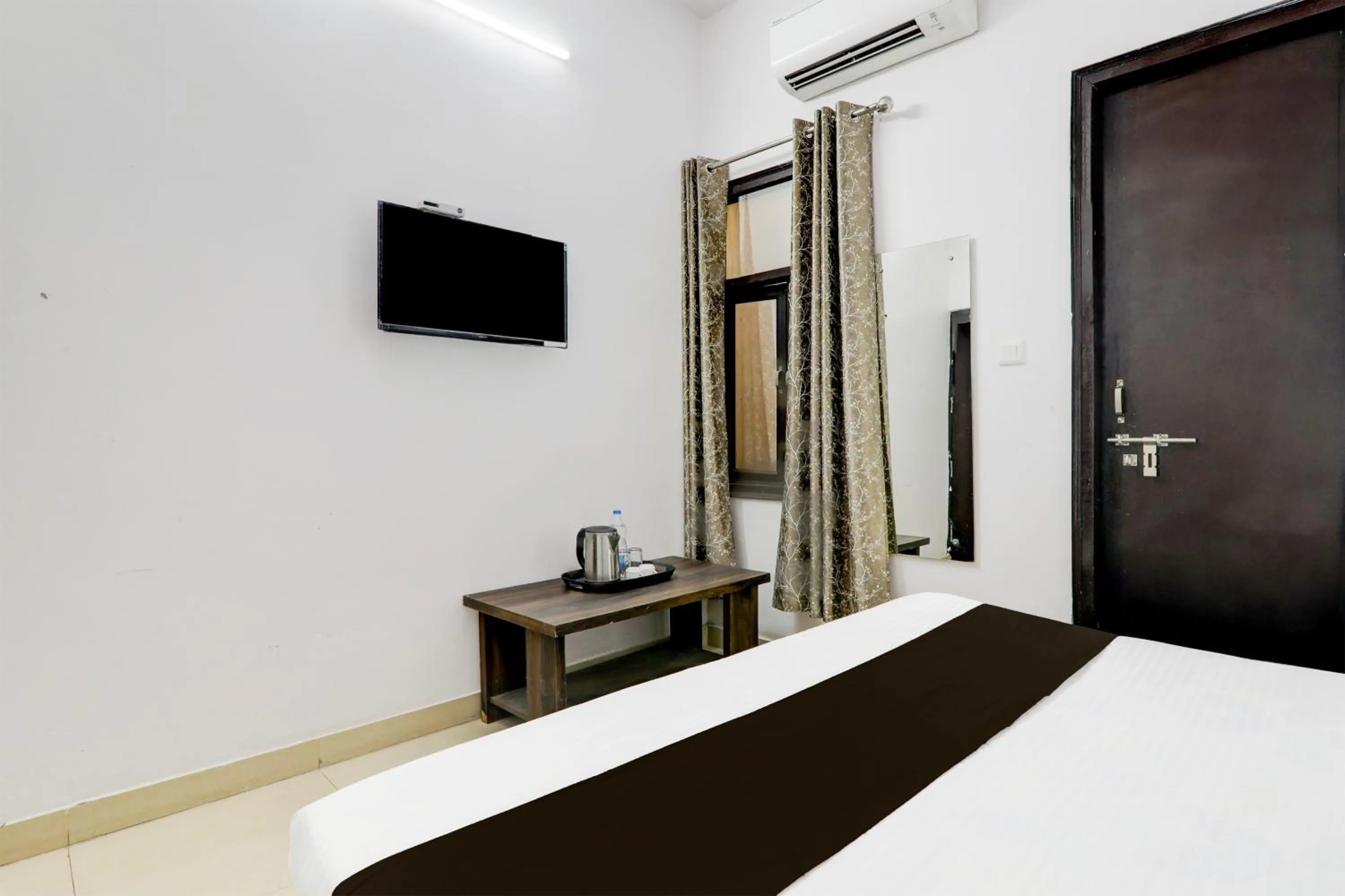 Bedroom in Super Hotel O Indira Nagar