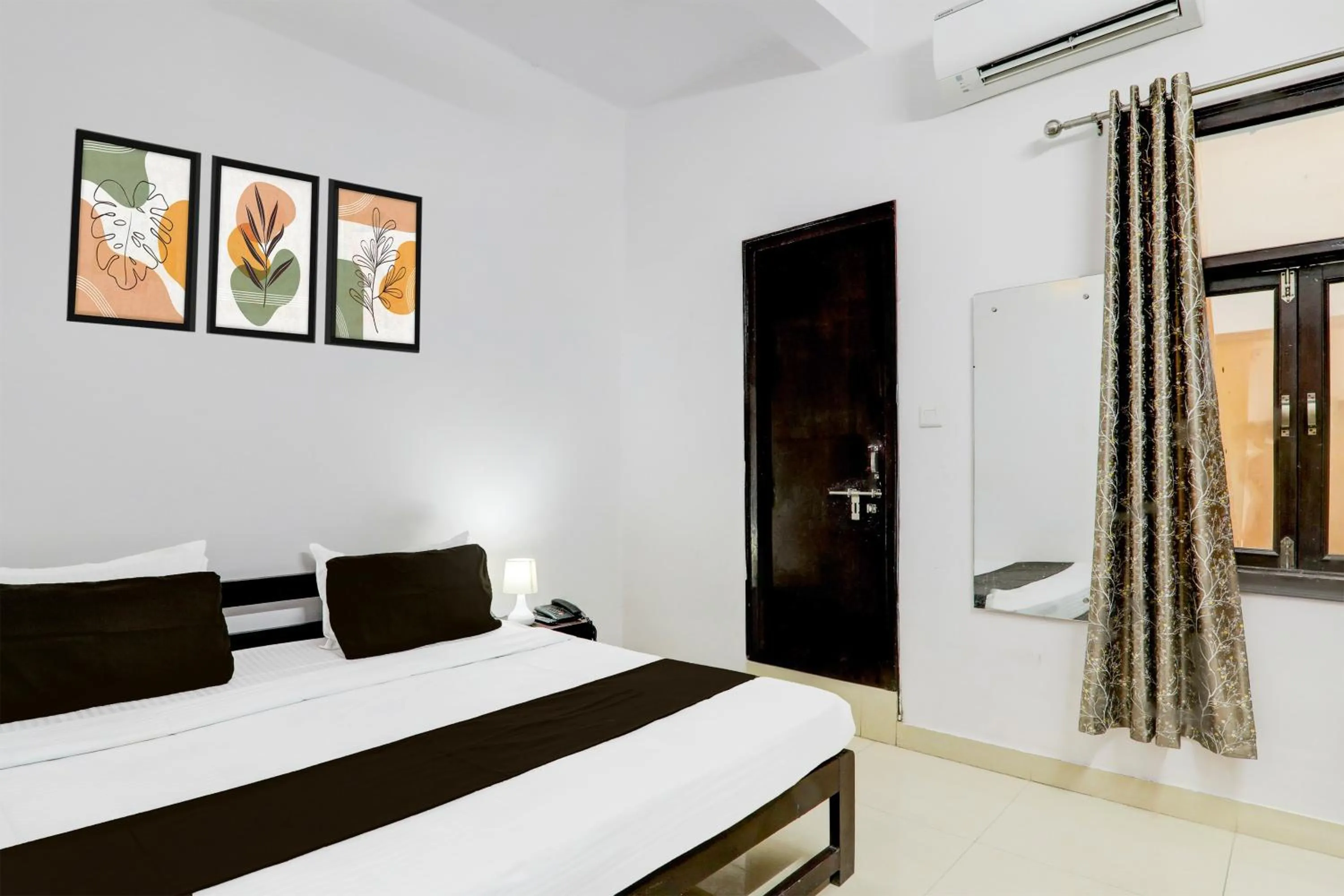 Bedroom in Super Hotel O Indira Nagar