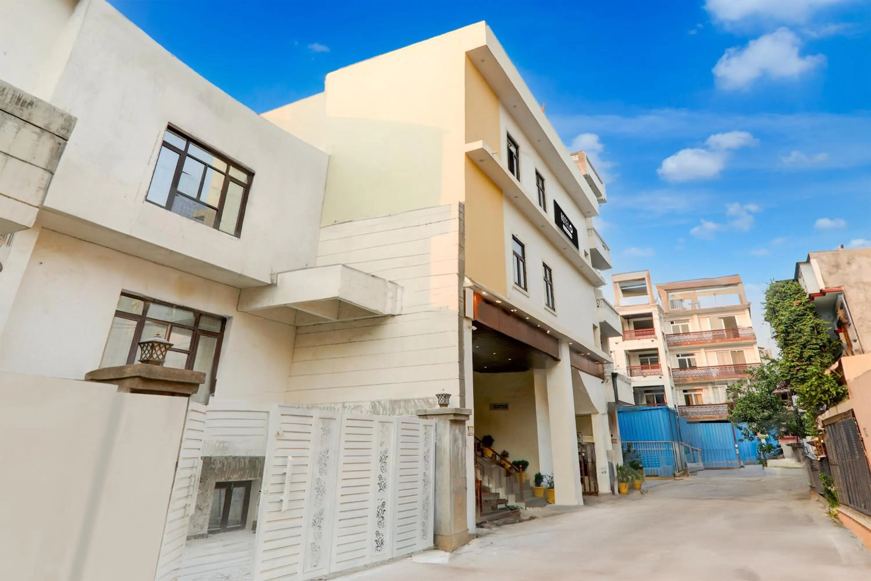 Neighbourhood in Super Hotel O Indira Nagar