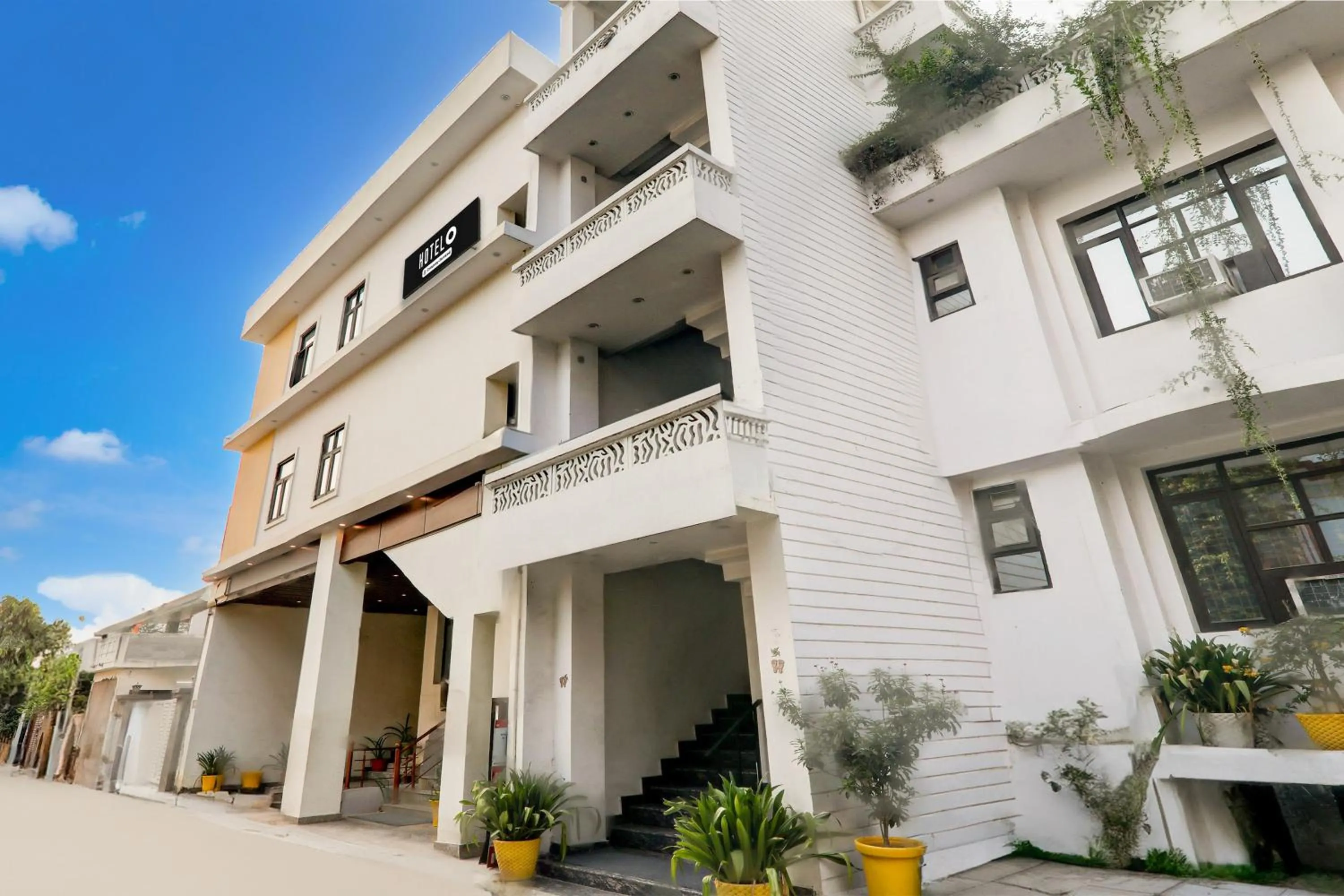 Property building in Super Hotel O Indira Nagar