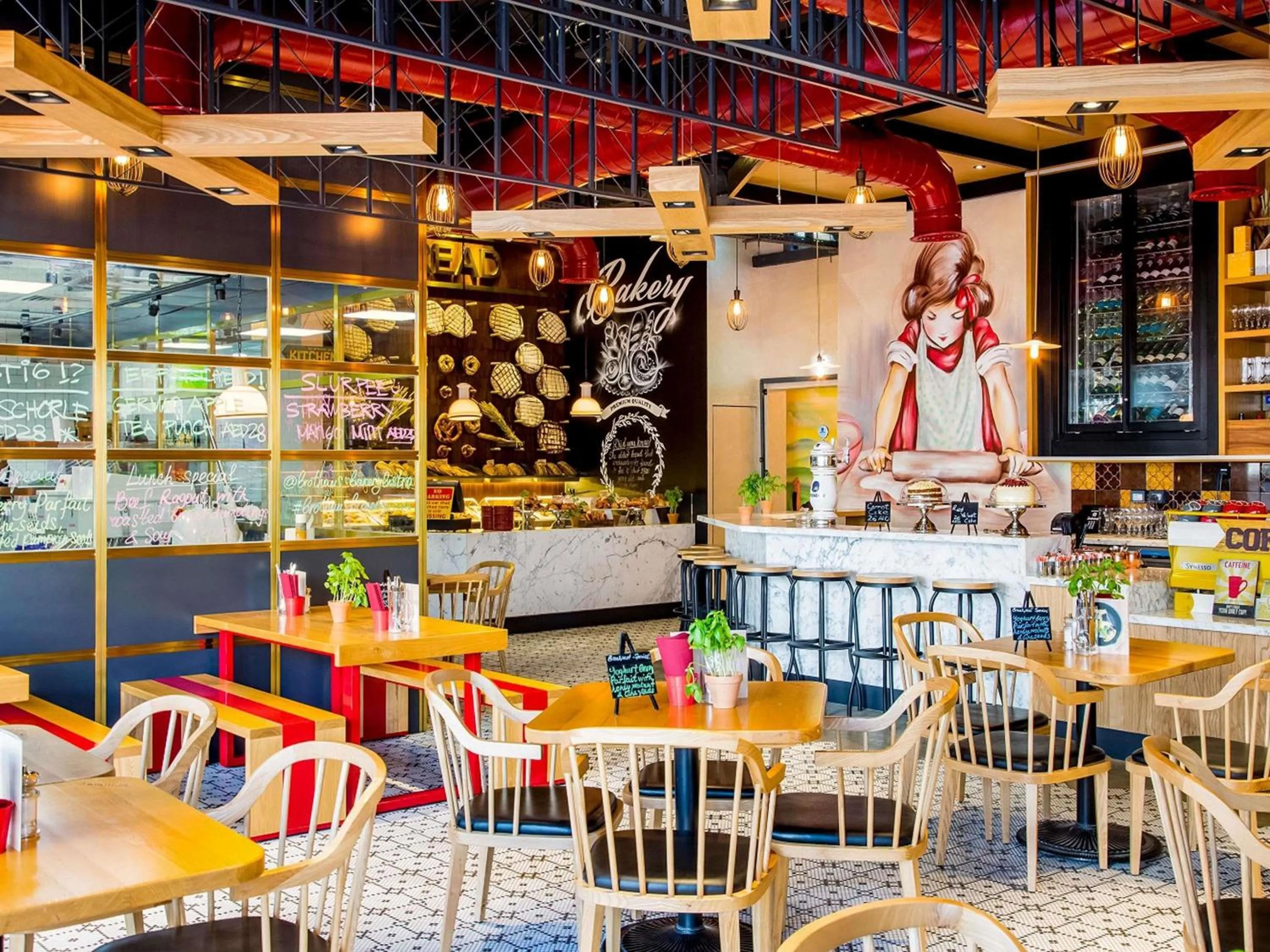 Lounge or bar in Pullman Dubai Downtown