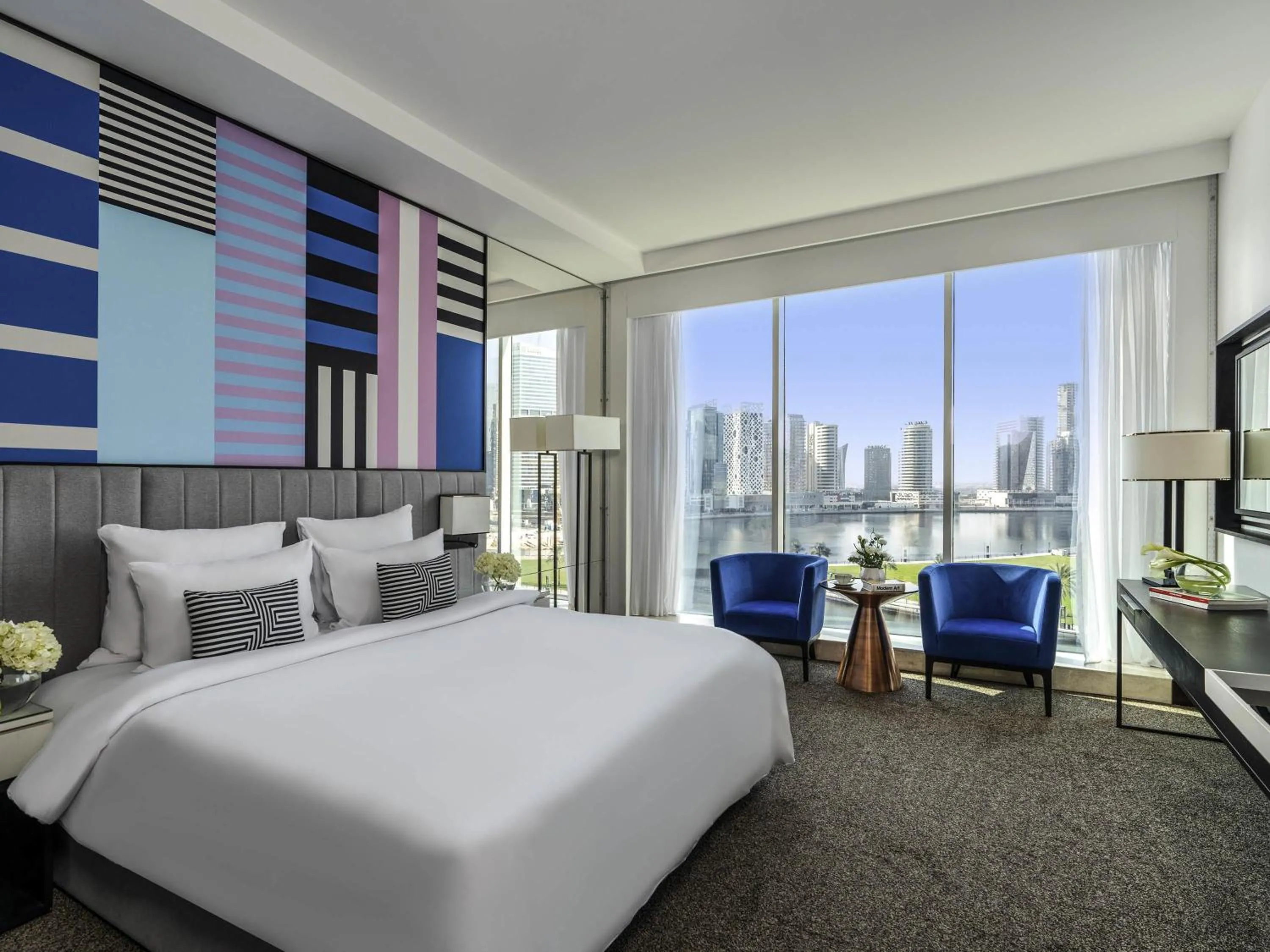 Bedroom, Bed in Pullman Dubai Downtown