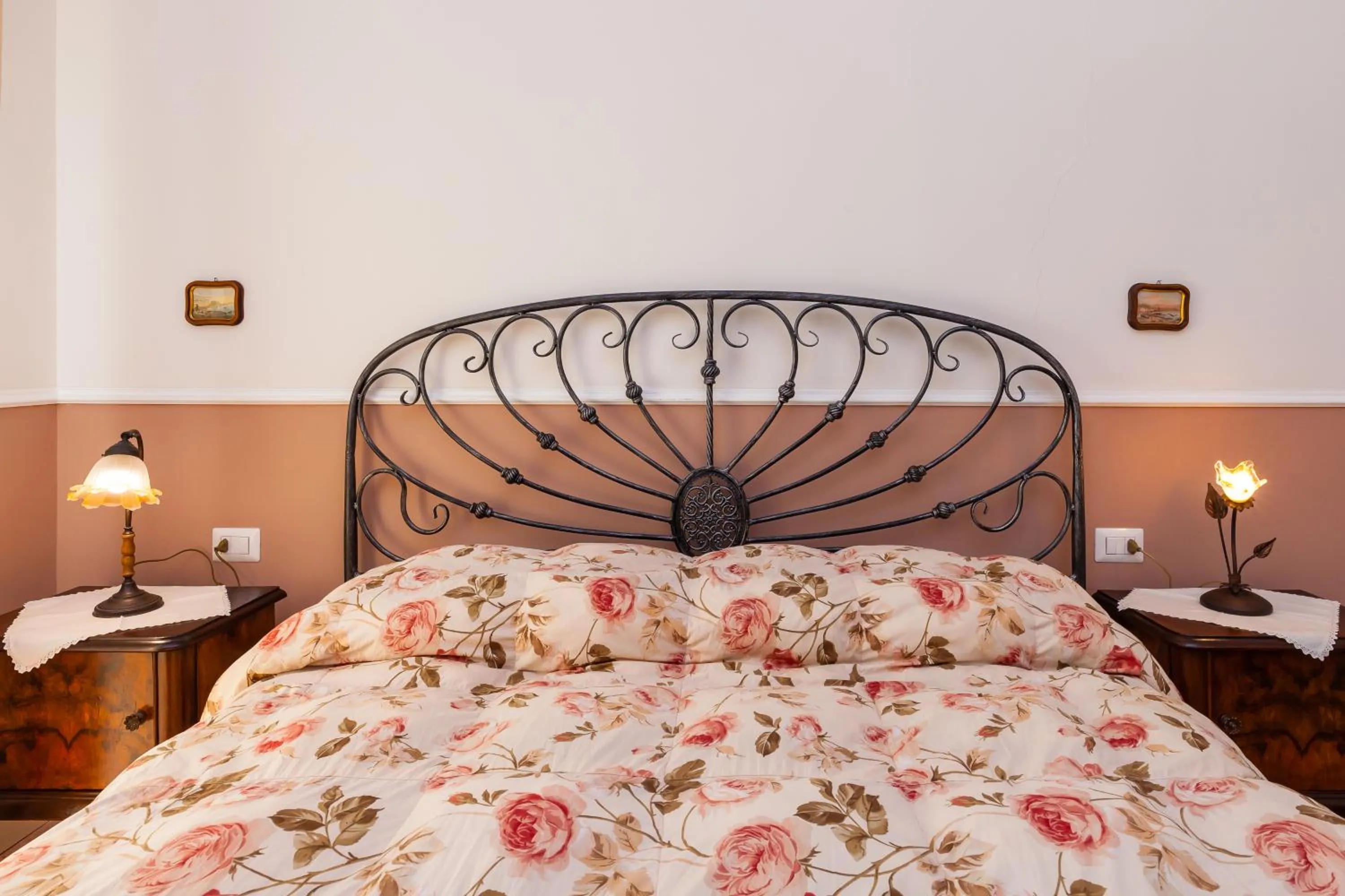 Photo of the whole room in At Home Lettieri