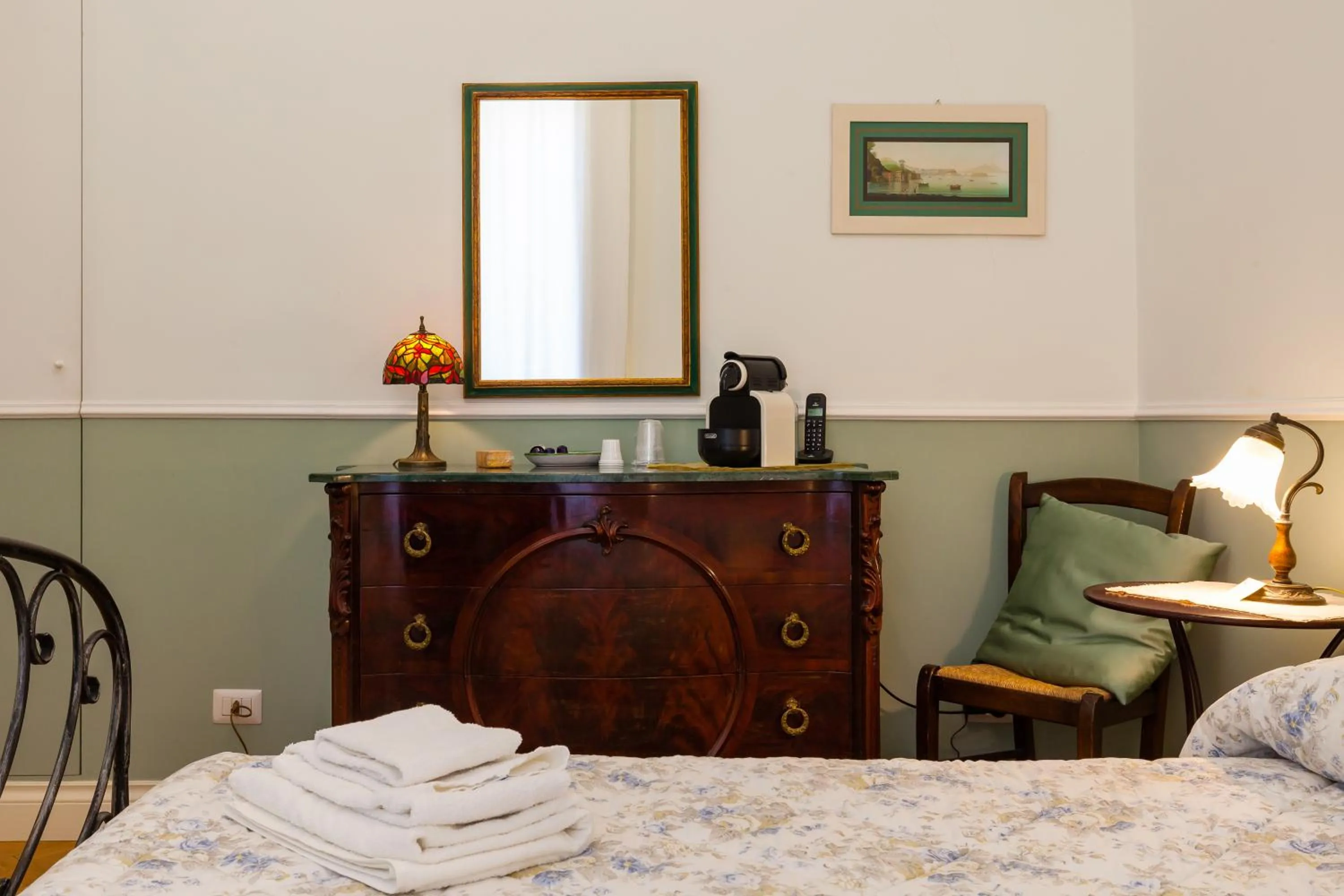 Photo of the whole room in At Home Lettieri