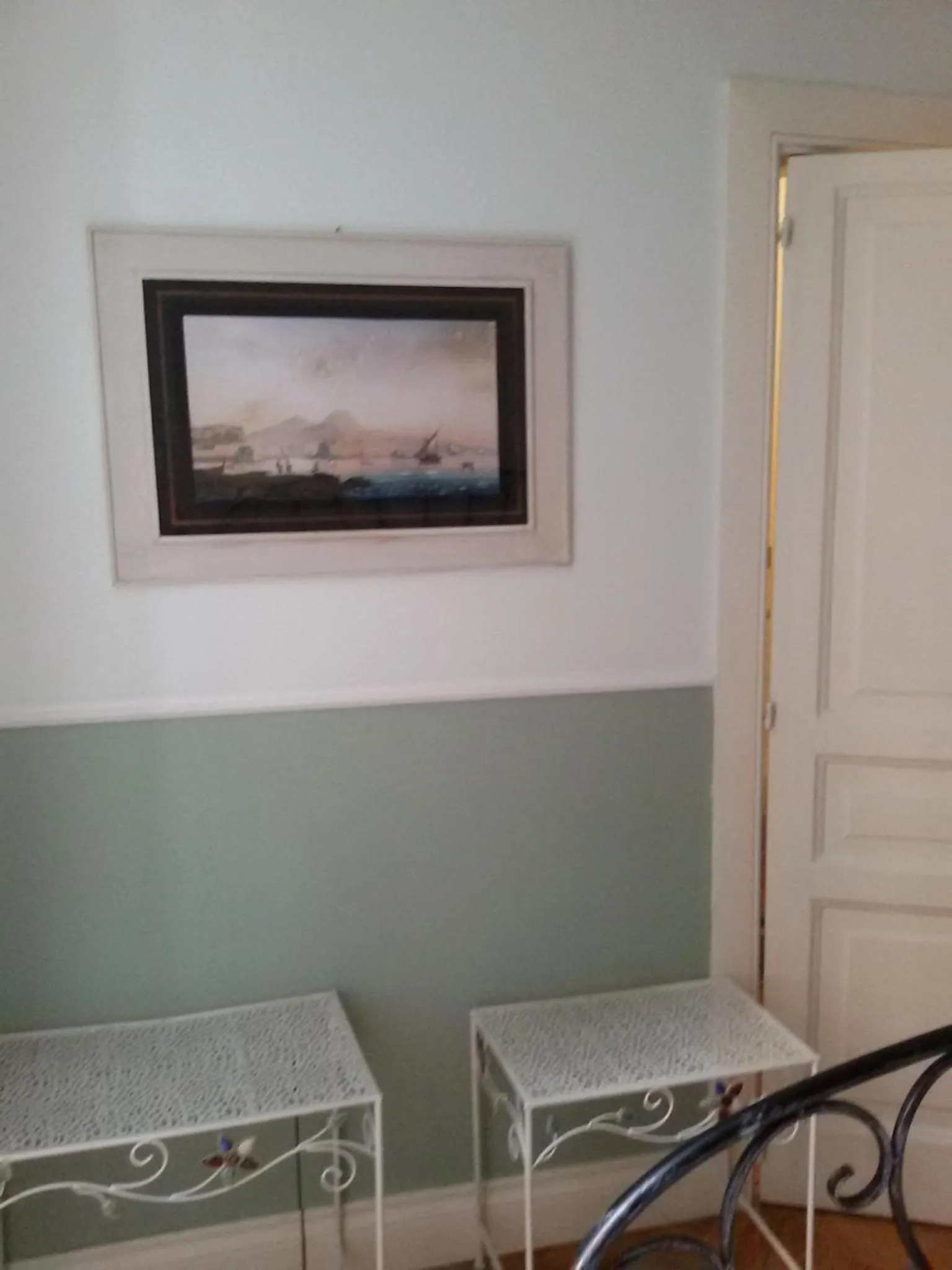 Photo of the whole room in At Home Lettieri