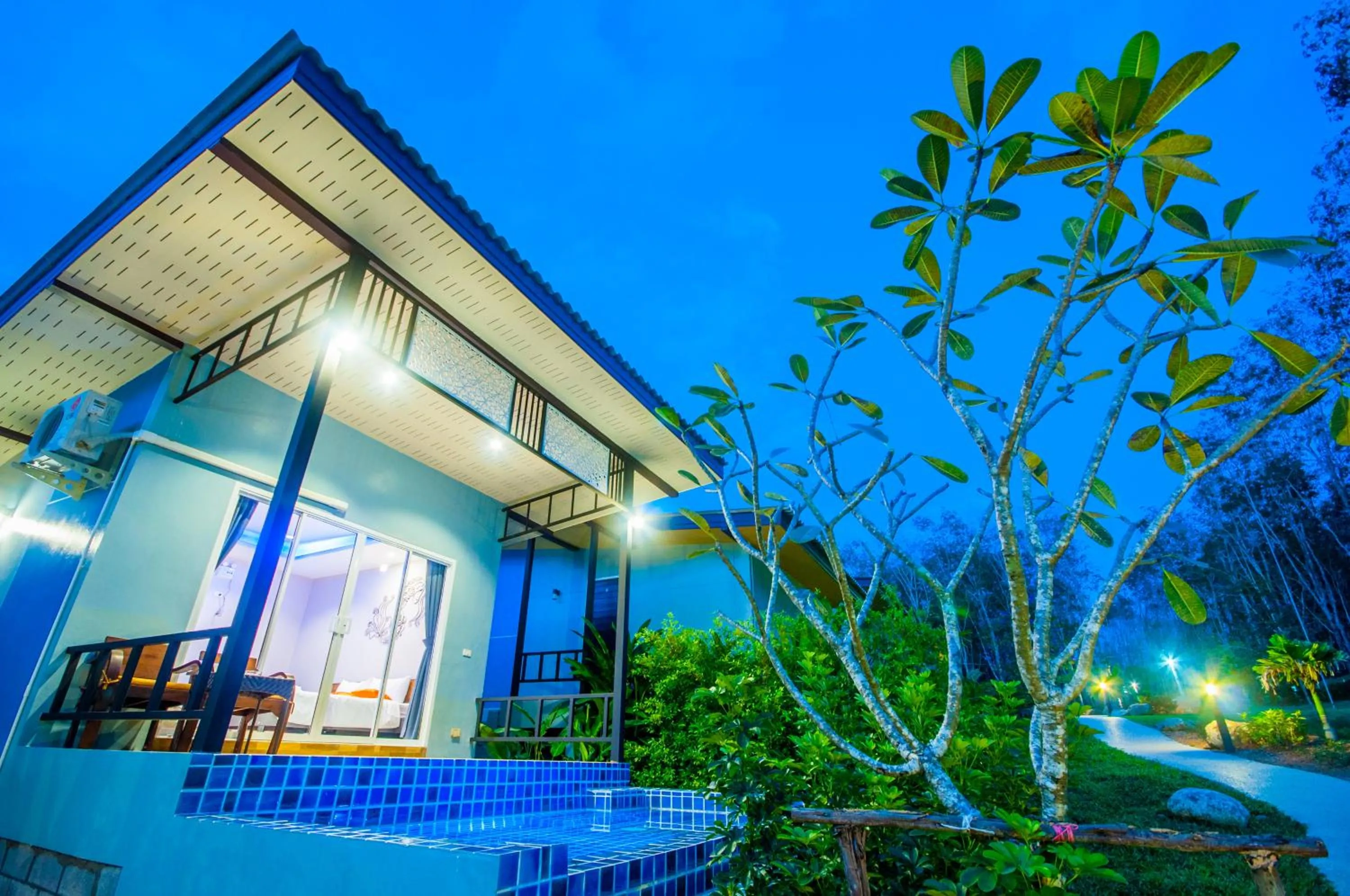 Property building in Chomphu Resort