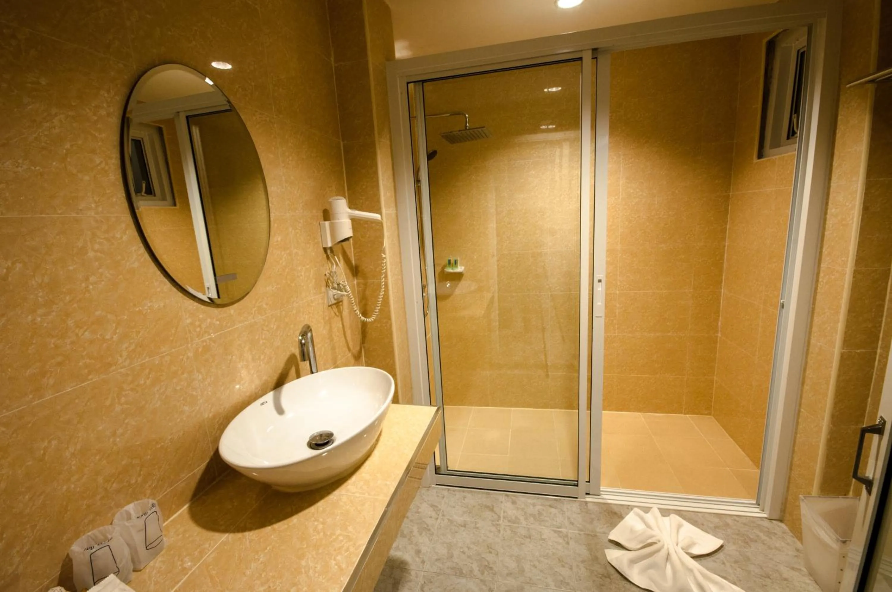 Bathroom in Chomphu Resort