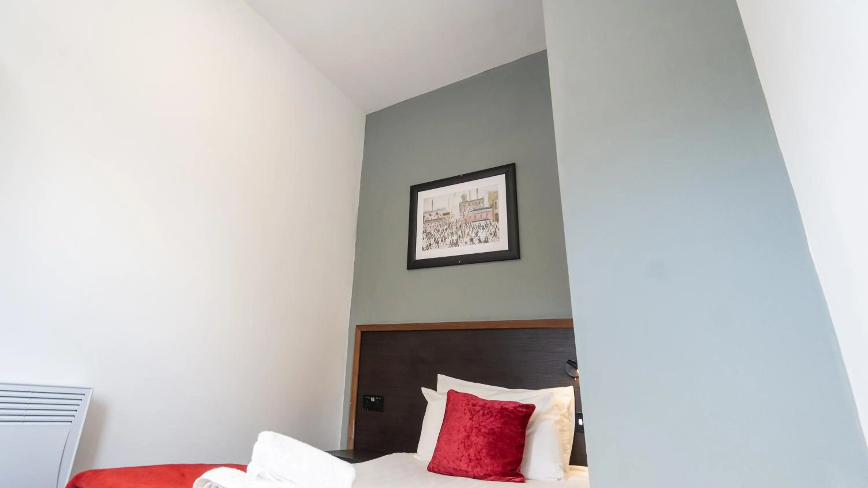 Bedroom, Bed in Imperial Salford Hotel