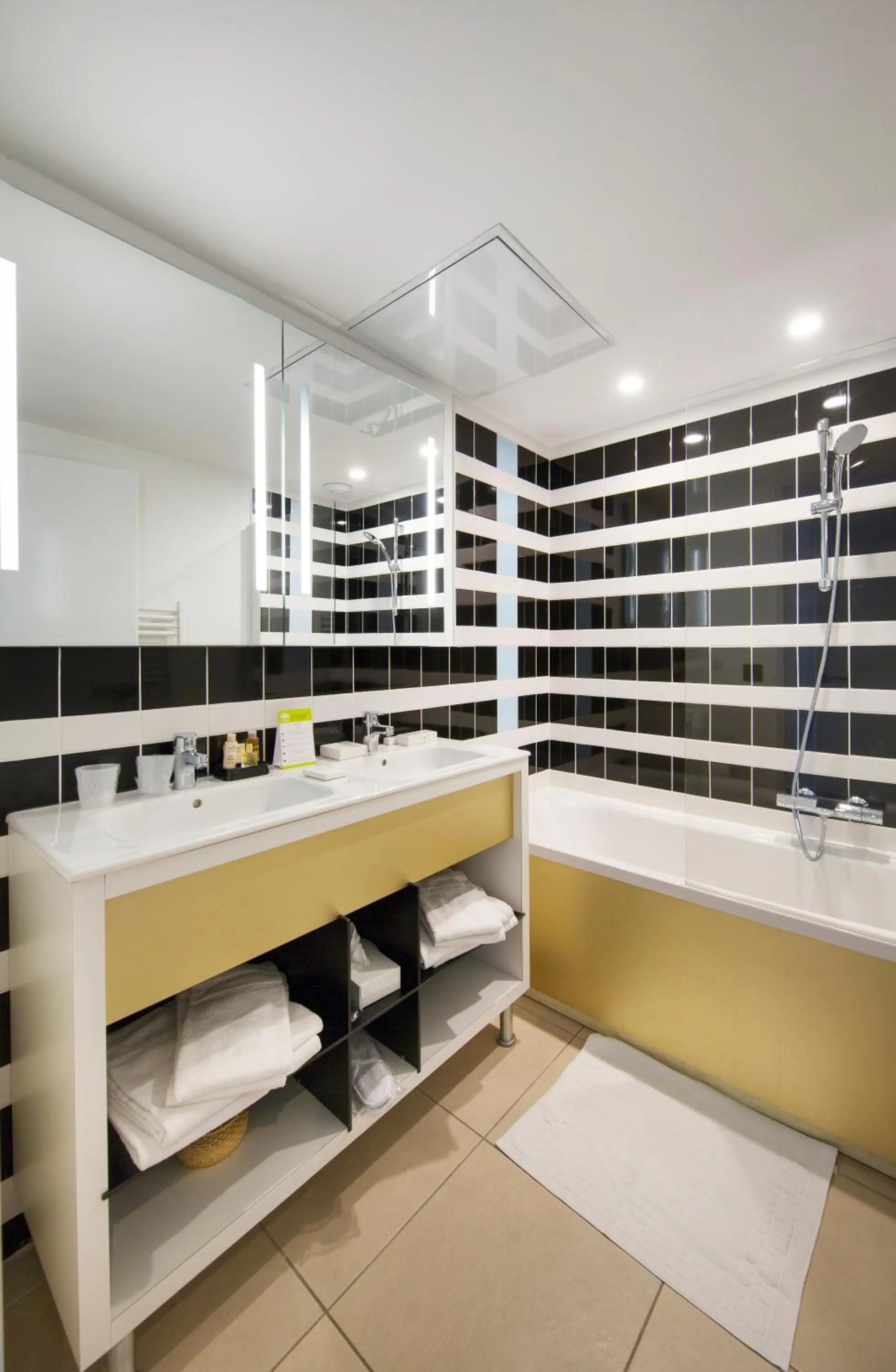 Decorative detail in Adonis Mougins