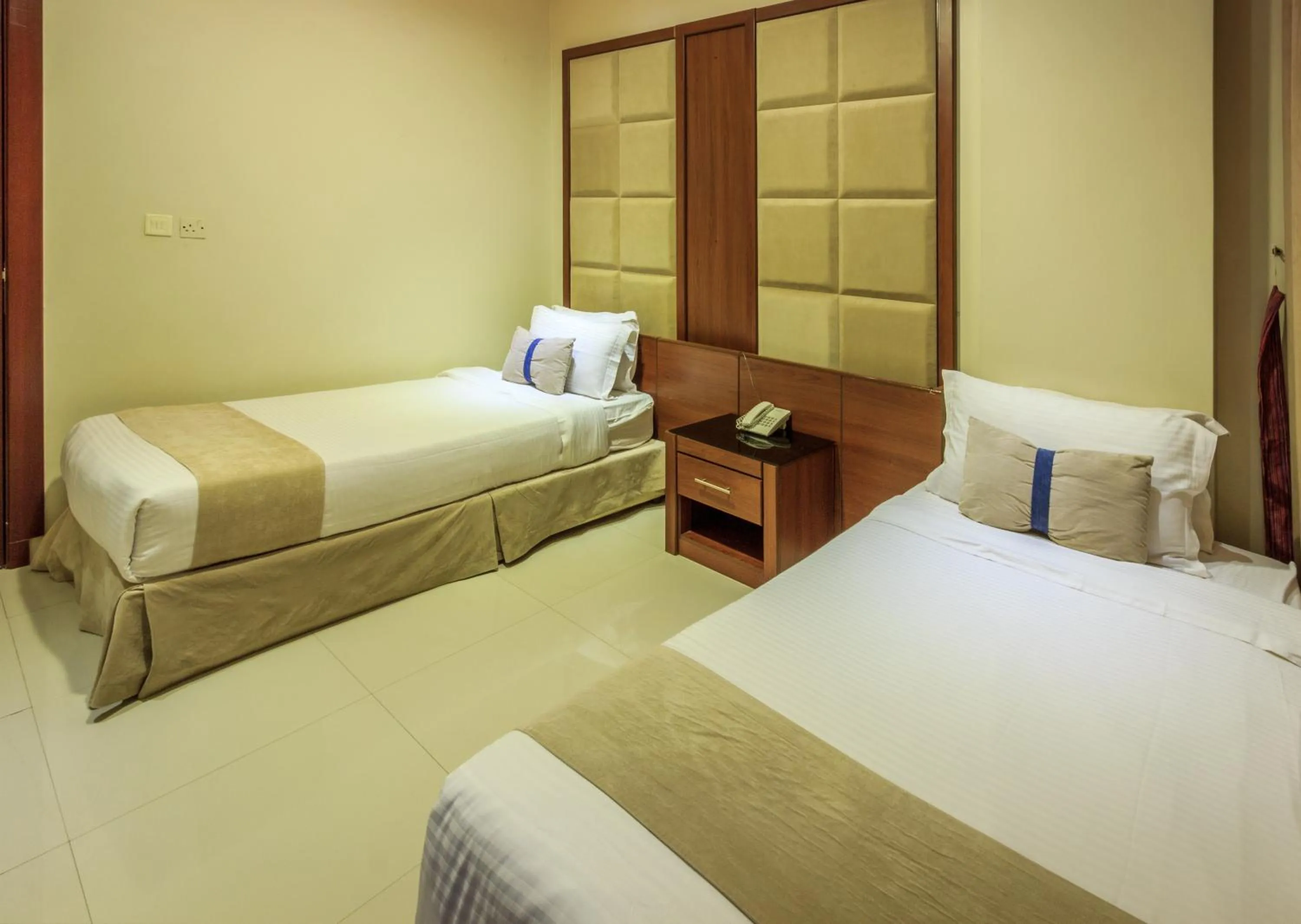 Bed in Al Muhaidb Down Town - King Fahd Road