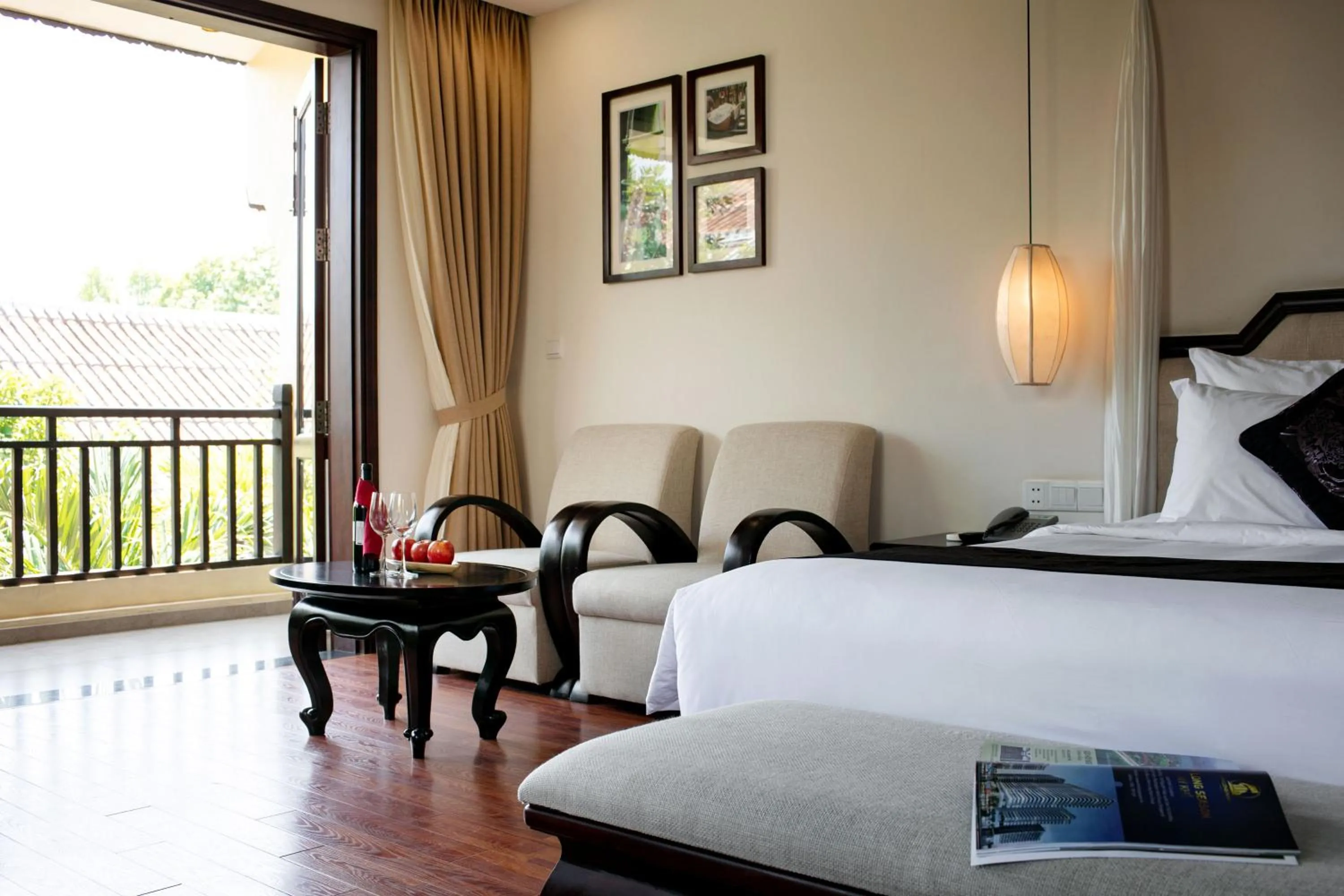 Bed in Mulberry Collection Silk Village