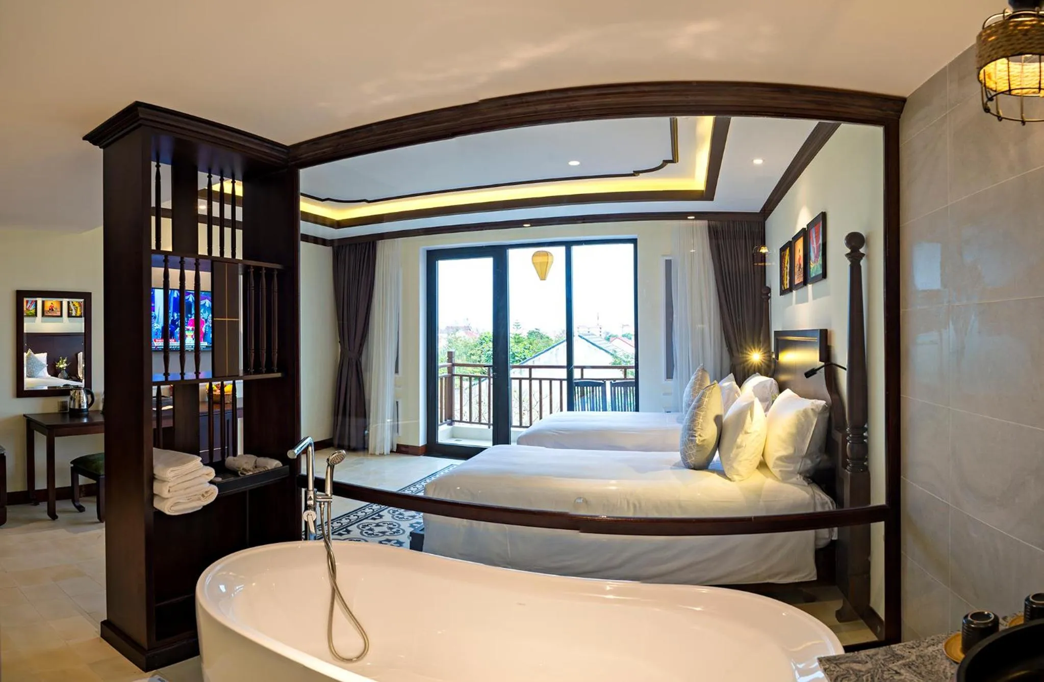 Photo of the whole room in Mulberry Collection Silk Village