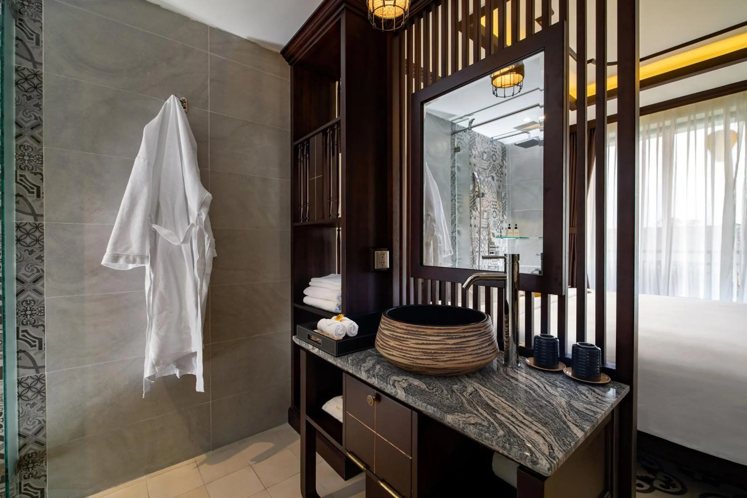 Toilet in Mulberry Collection Silk Village