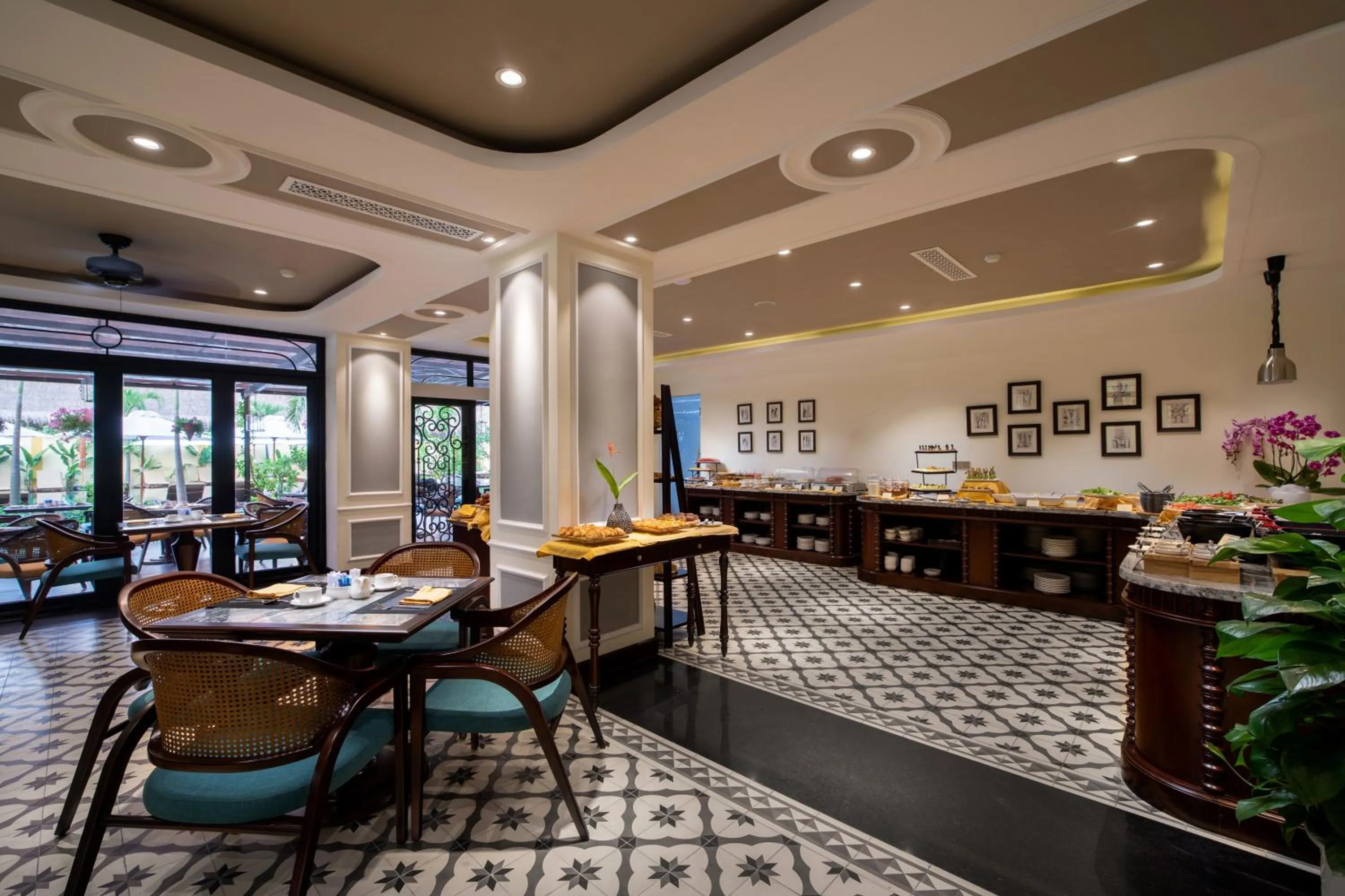 Restaurant/places to eat in Mulberry Collection Silk Village