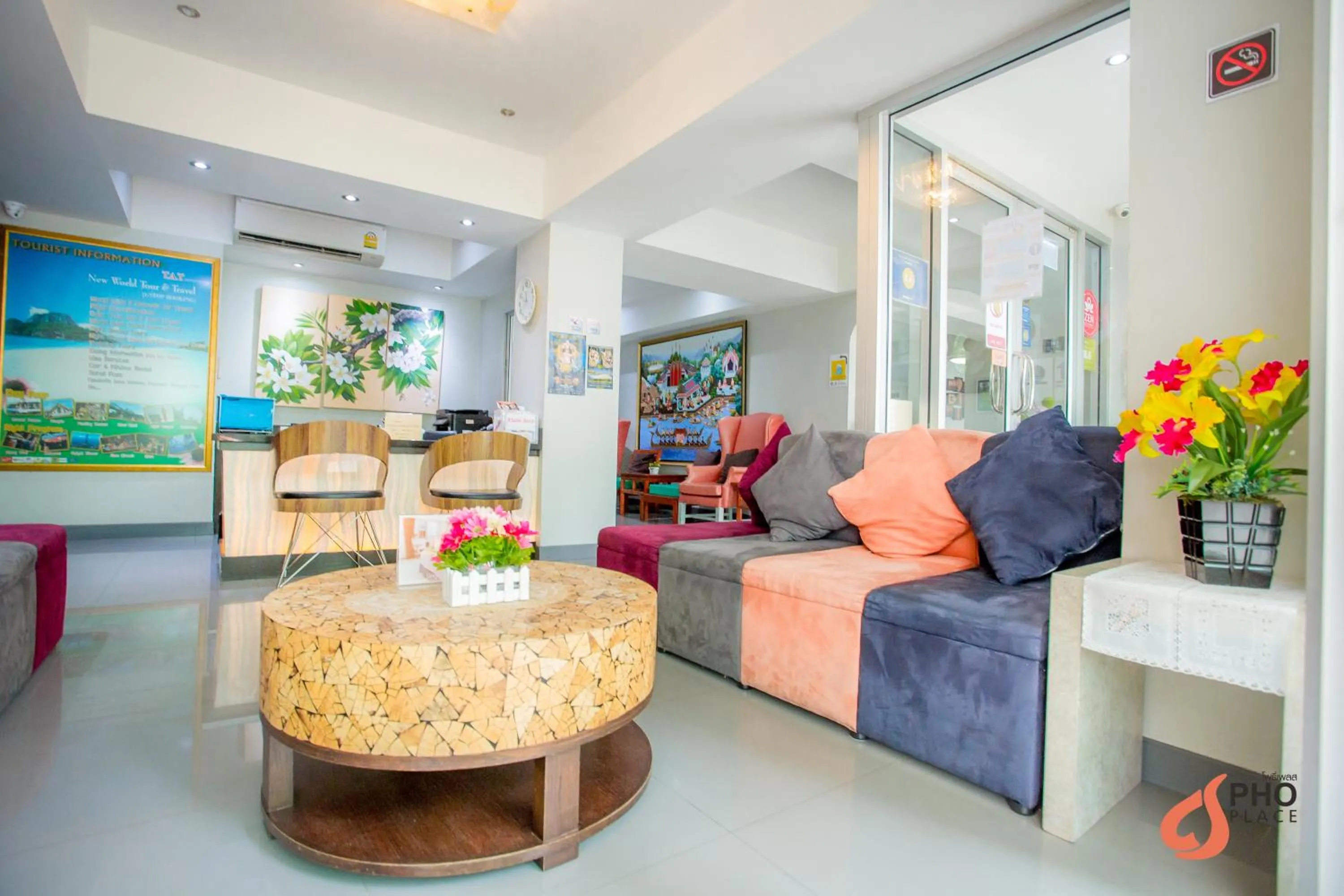 Lobby or reception in Pho Place