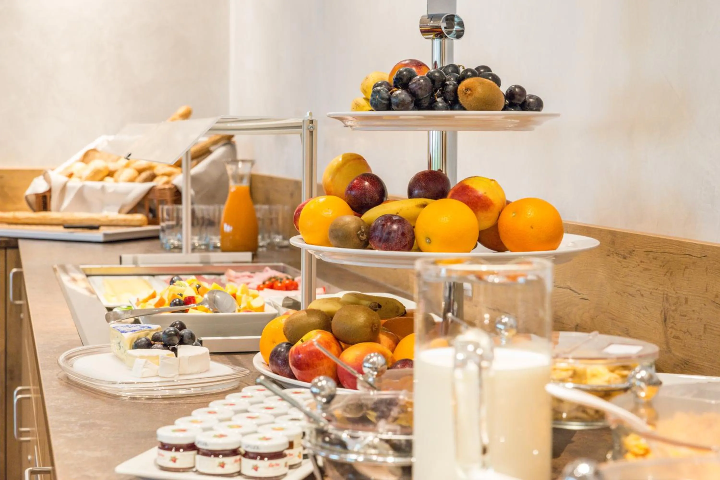 Food and drinks in Ammi Hotel Garni