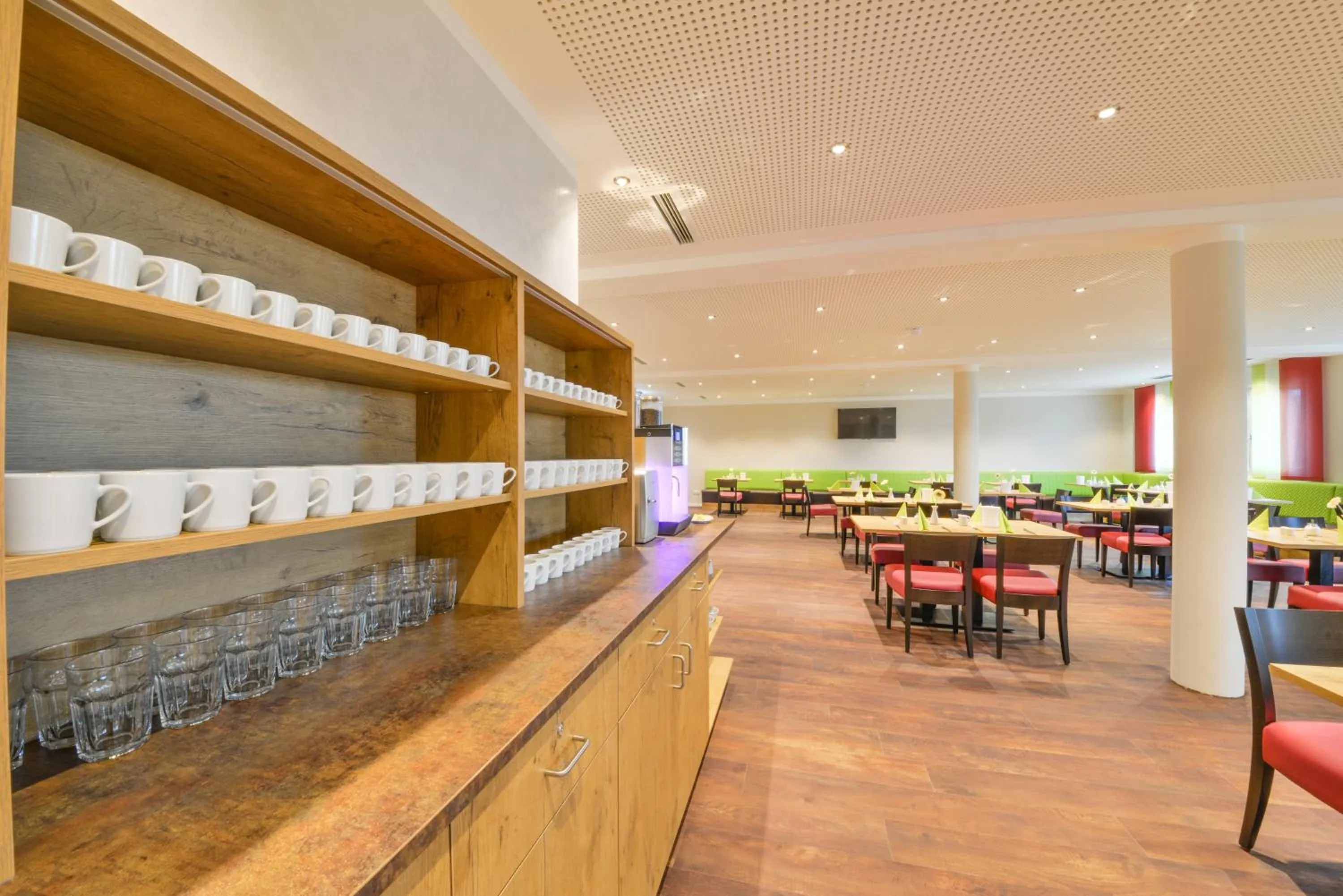 Food and drinks in Ammi Hotel Garni