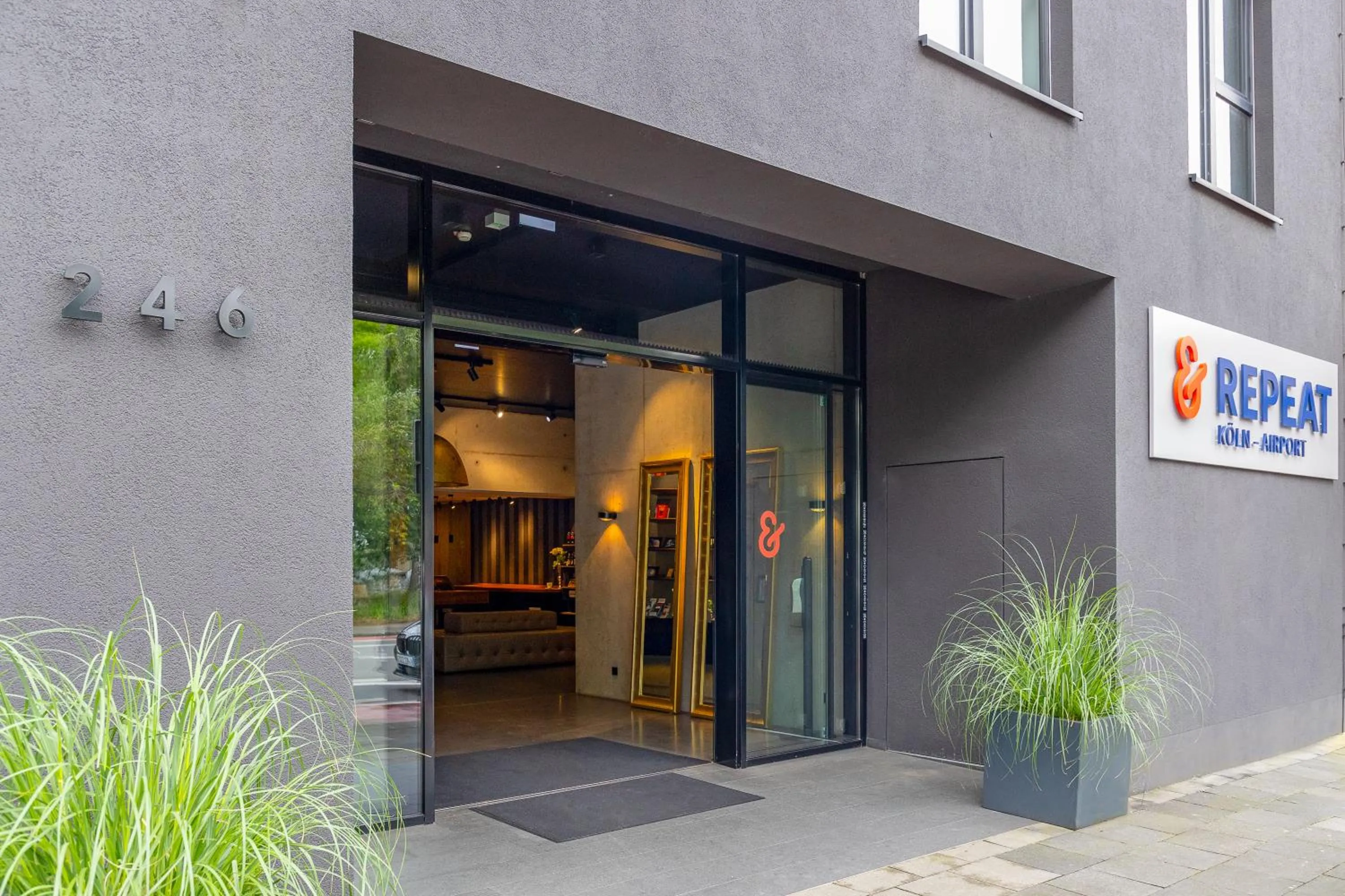 Facade/entrance in &REPEAT Köln Airport