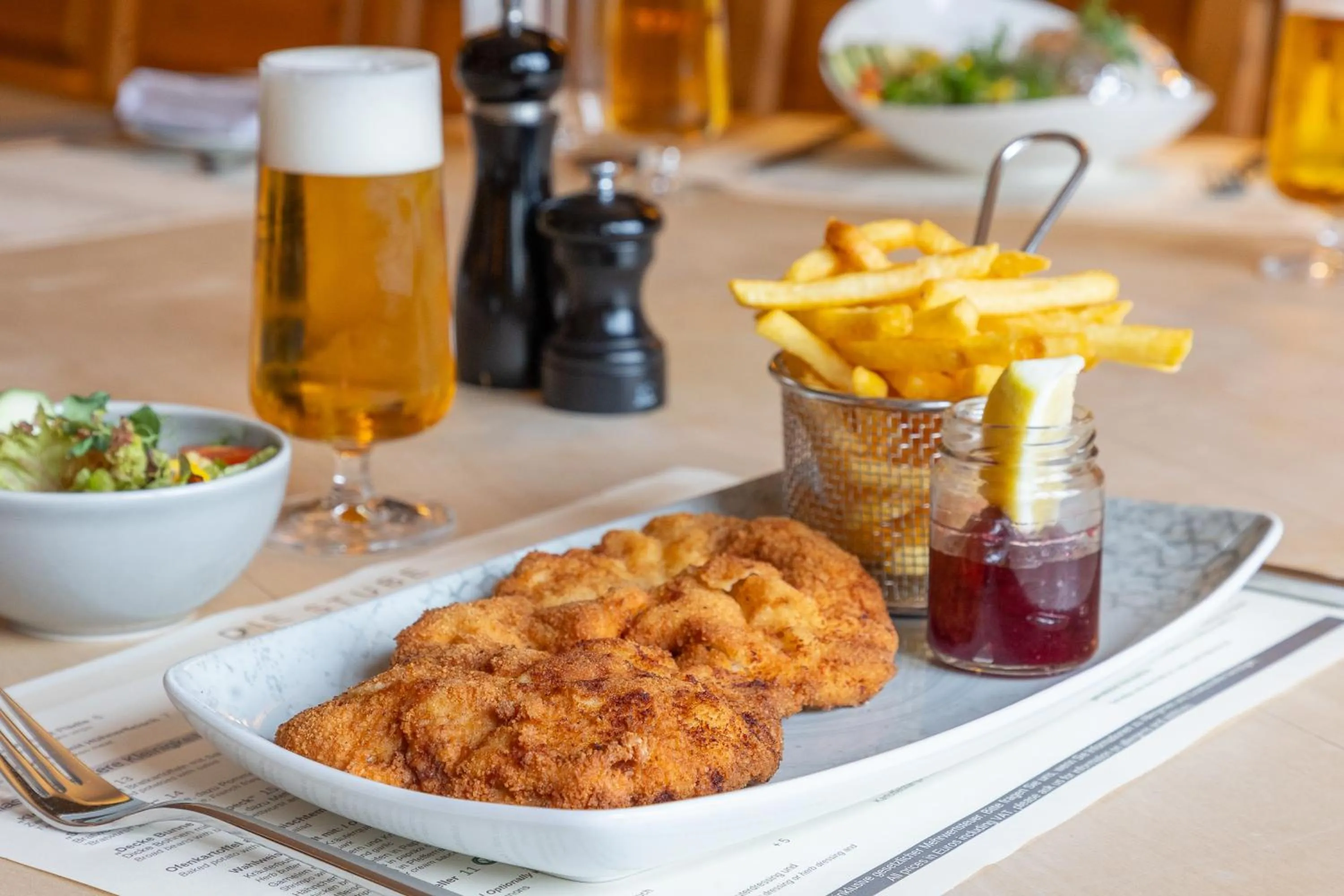 Food and drinks in &REPEAT Köln Airport