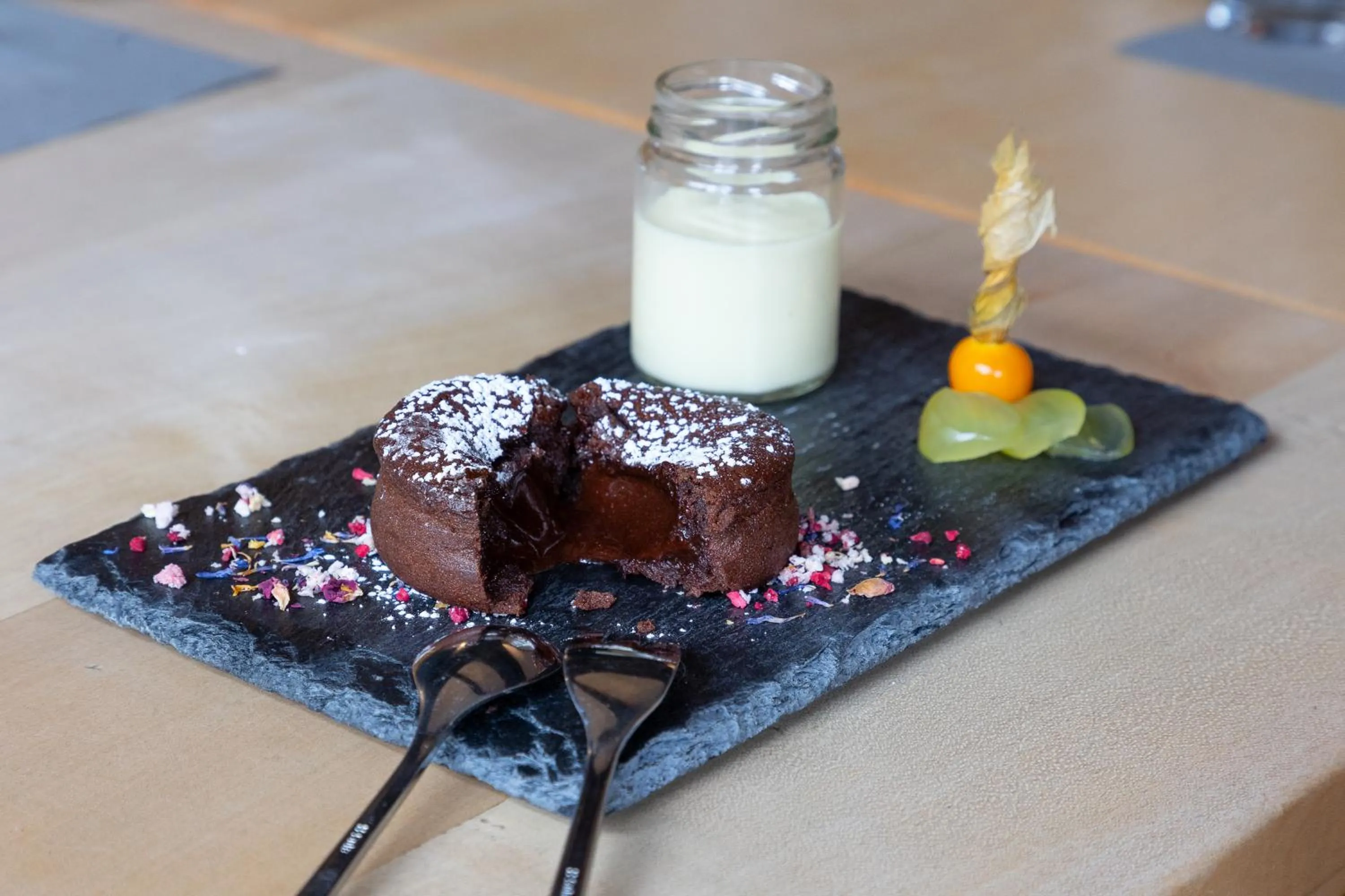 Food and drinks in &REPEAT Köln Airport